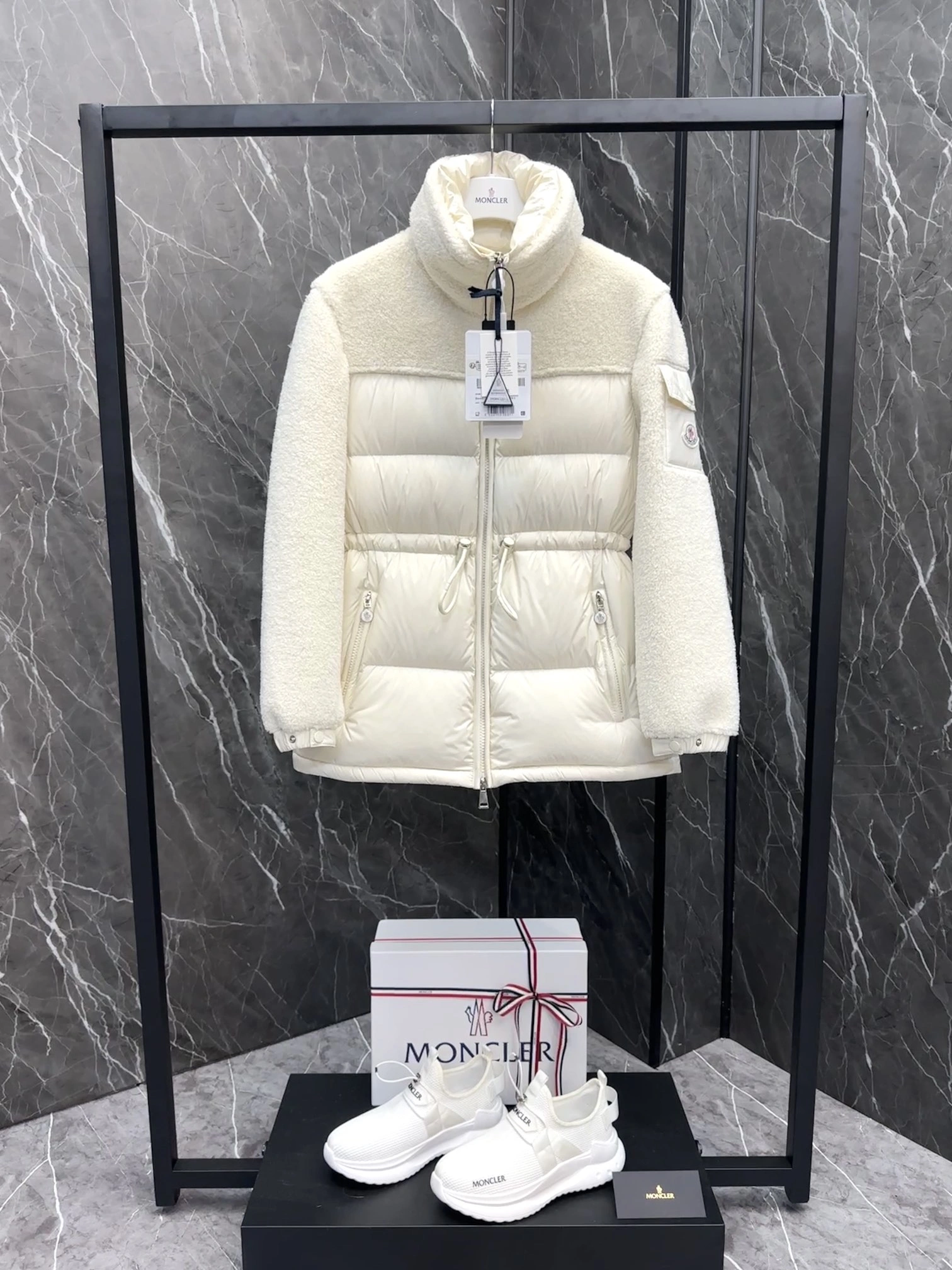 Flexible Moncler Down Jackets 146014