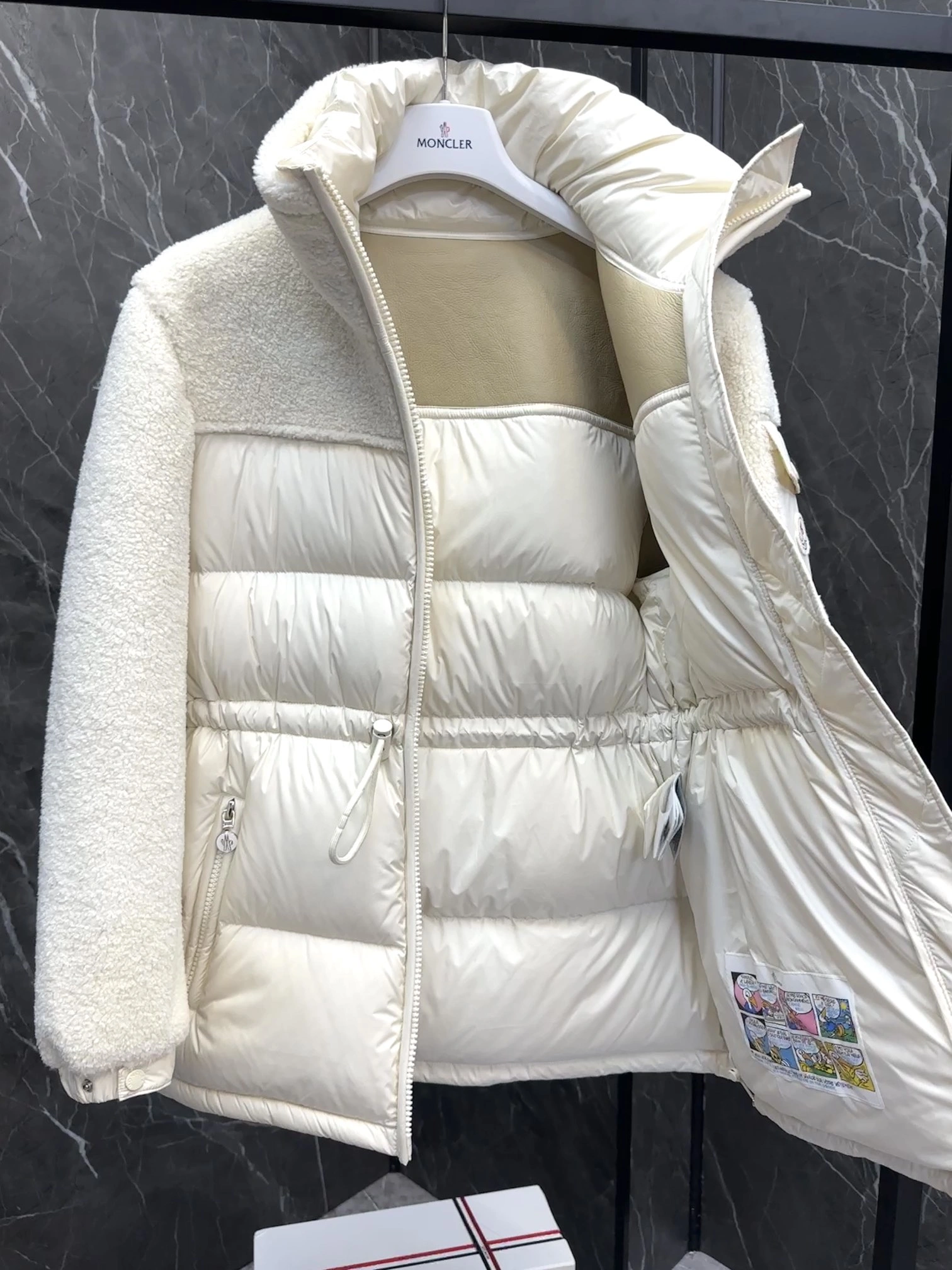 Flexible Moncler Down Jackets 146014