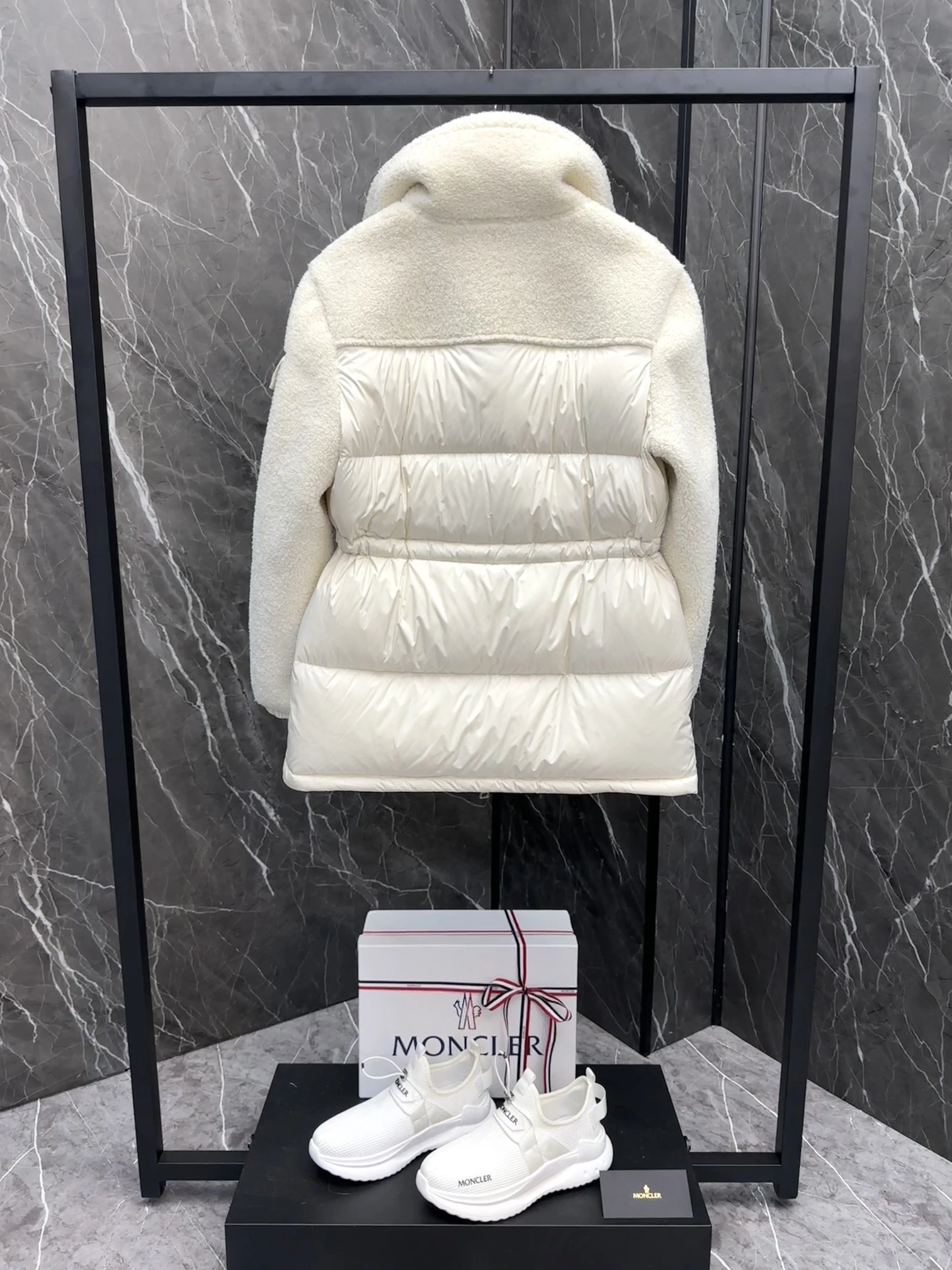 Flexible Moncler Down Jackets 146014