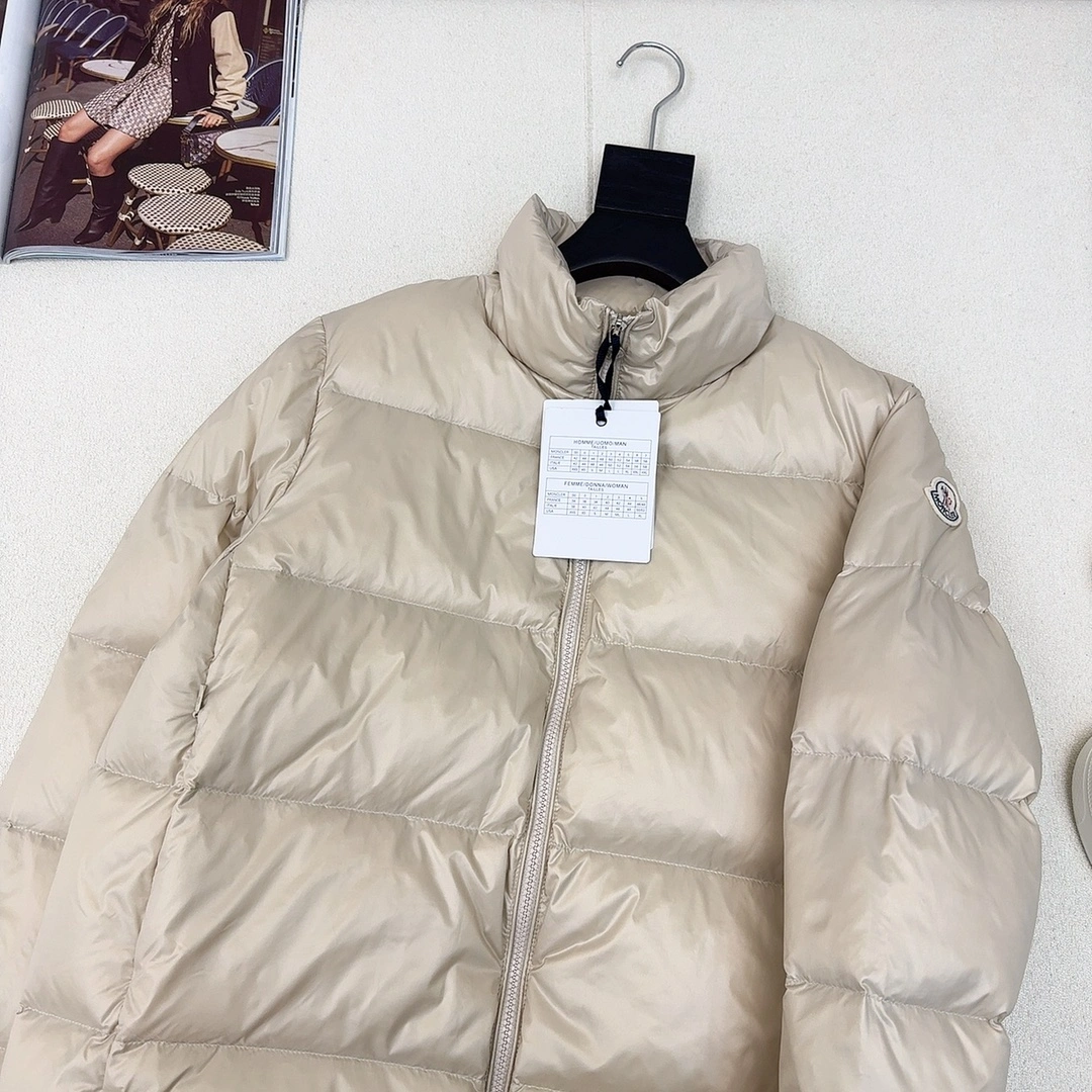 Moncler Down Jackets Durable 146012