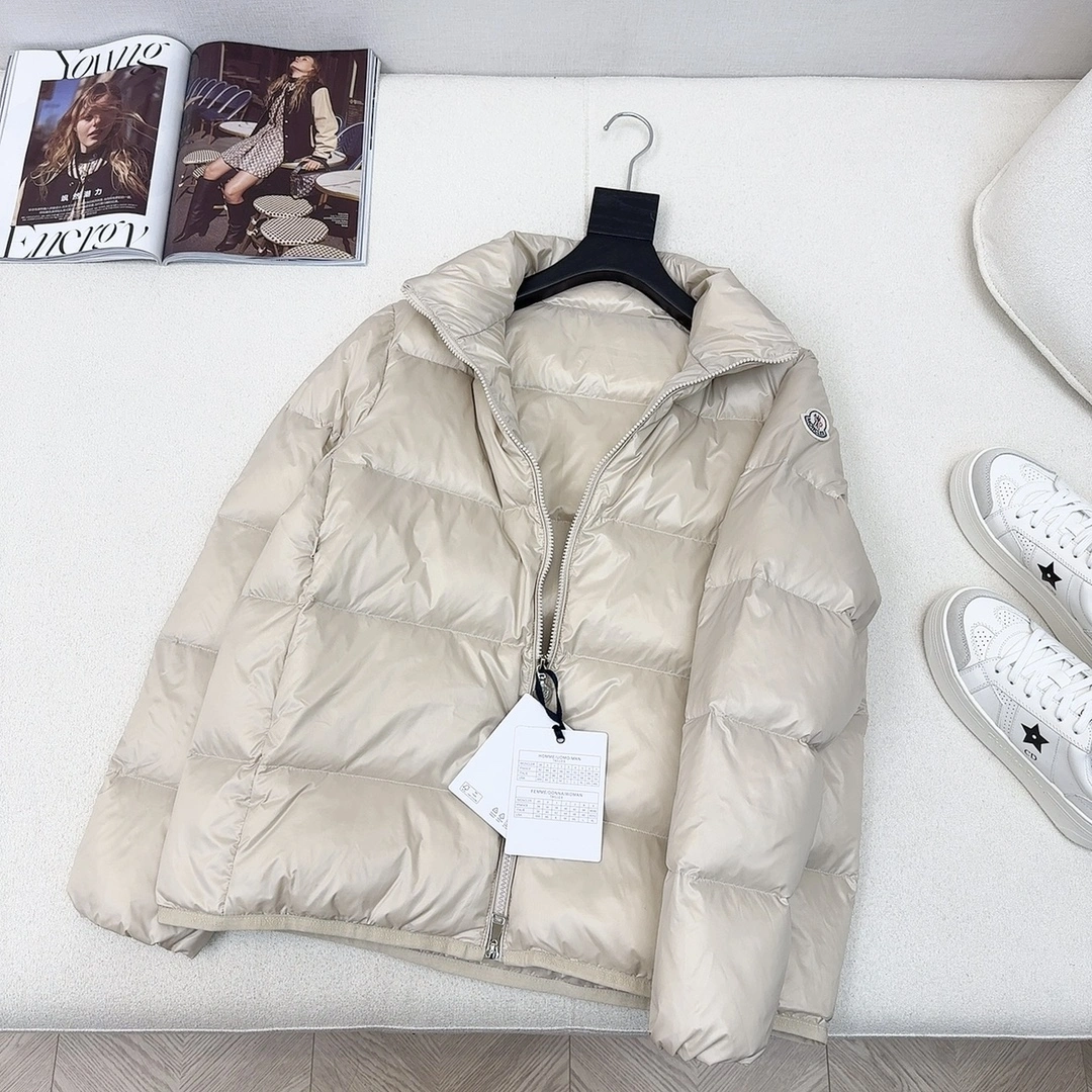 Moncler Down Jackets Durable 146012