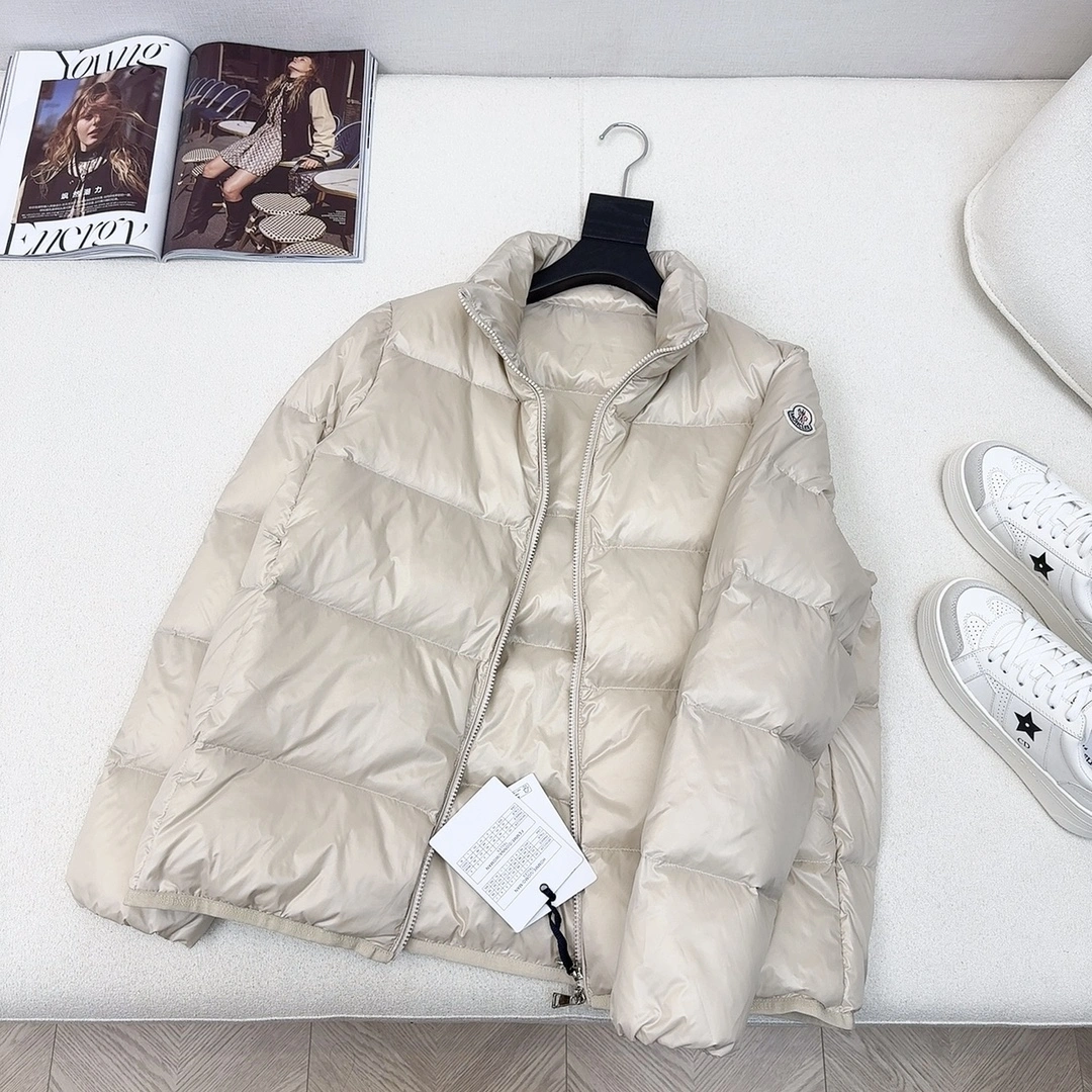 Moncler Down Jackets Durable 146012