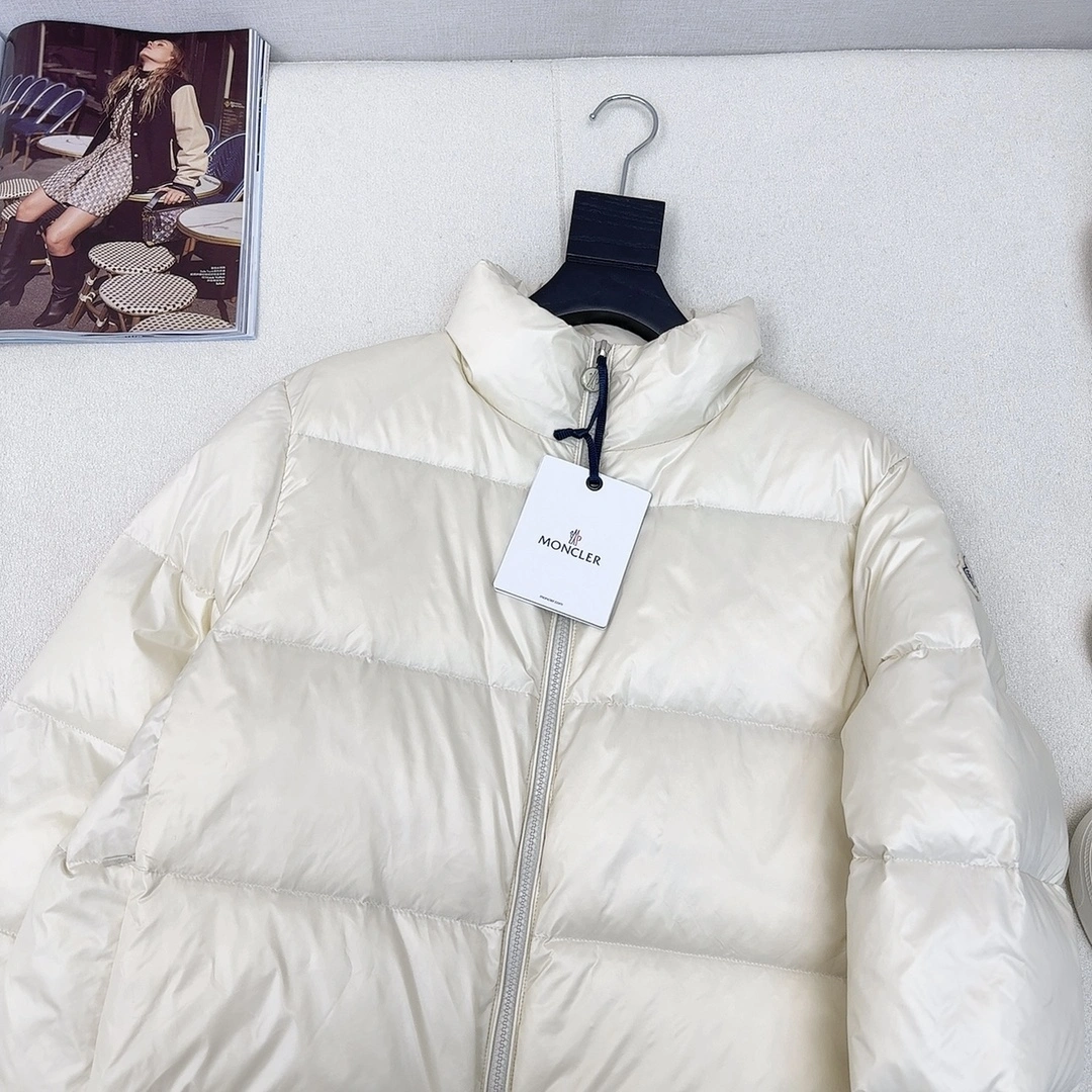 Moncler Down Jackets Practical 146008