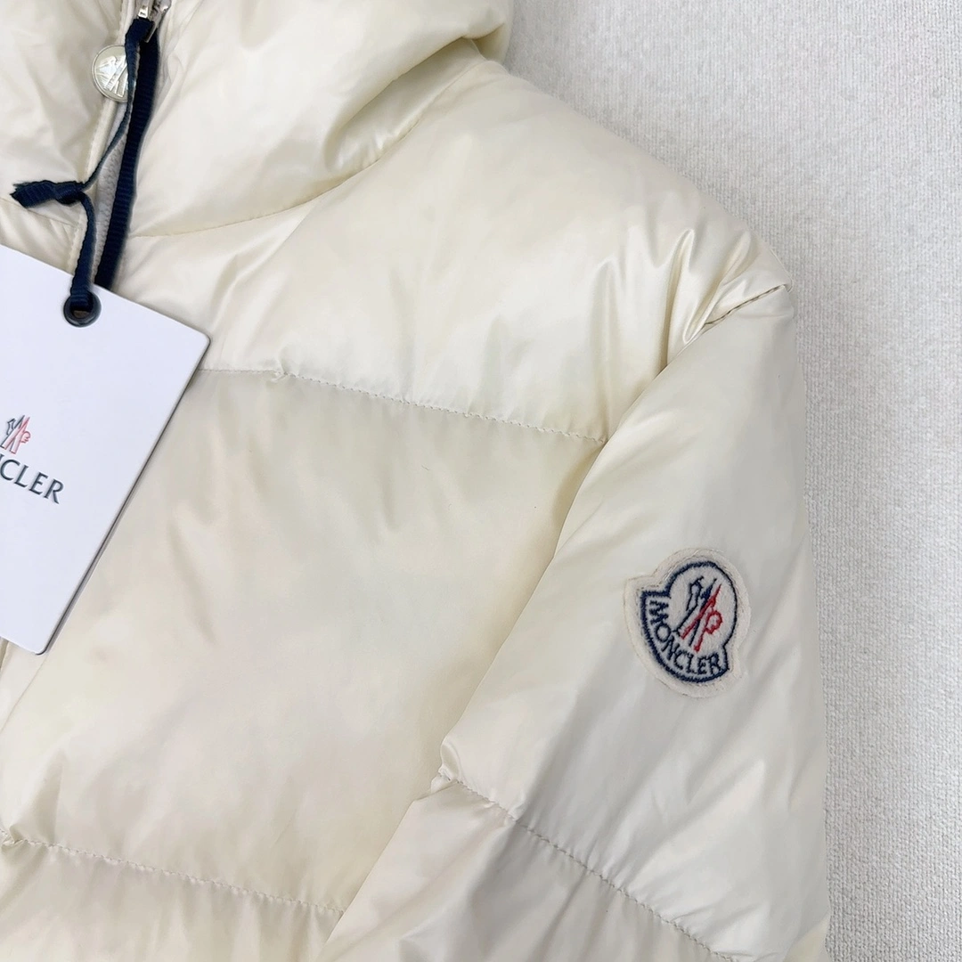 Moncler Down Jackets Practical 146008