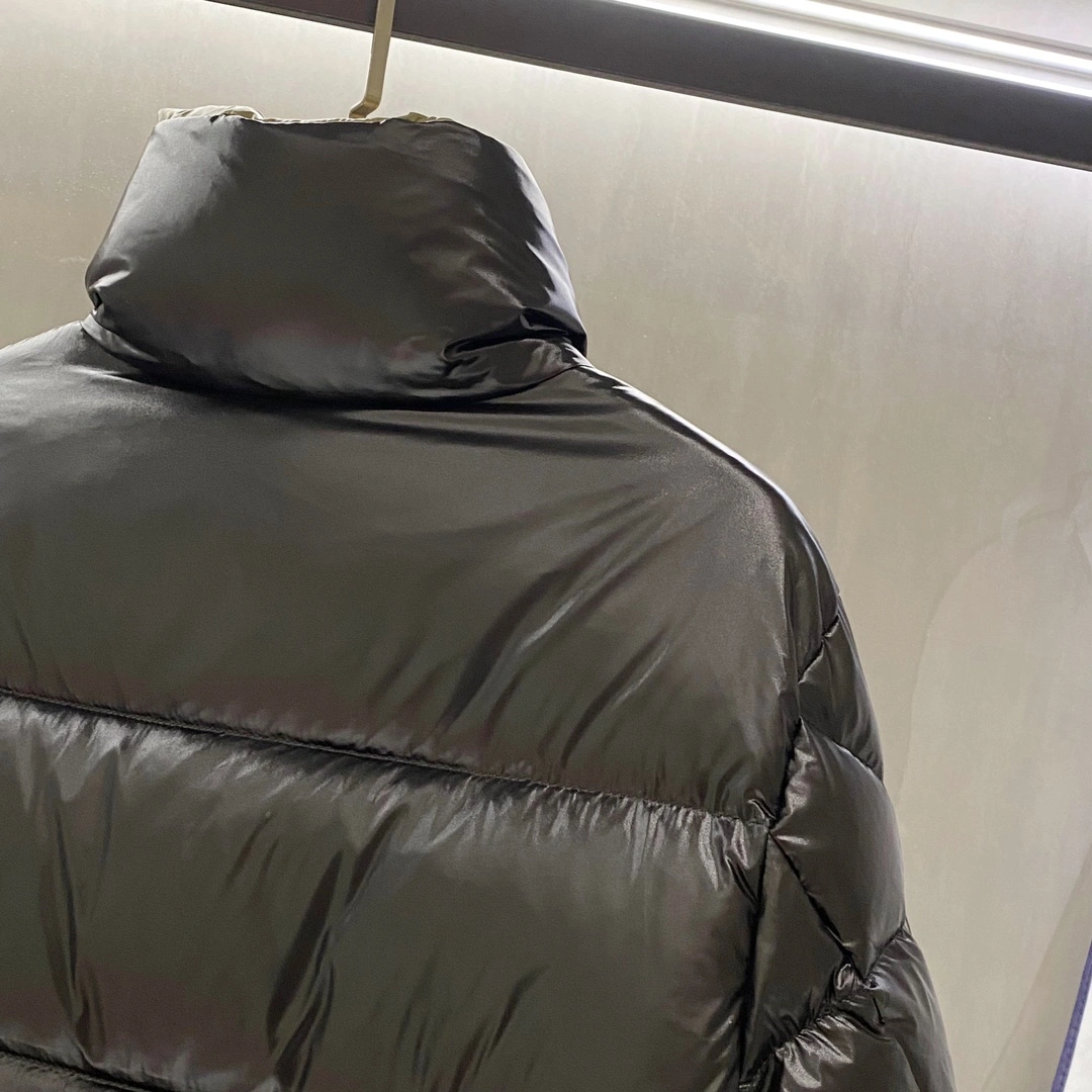 Moncler Down Jackets Neat 146005