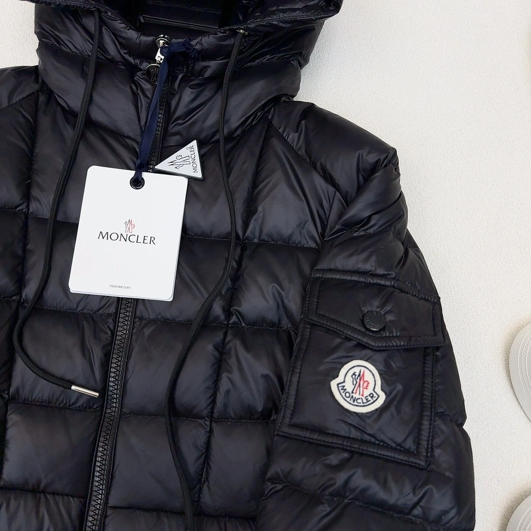 Neat Moncler Down Jackets 146001