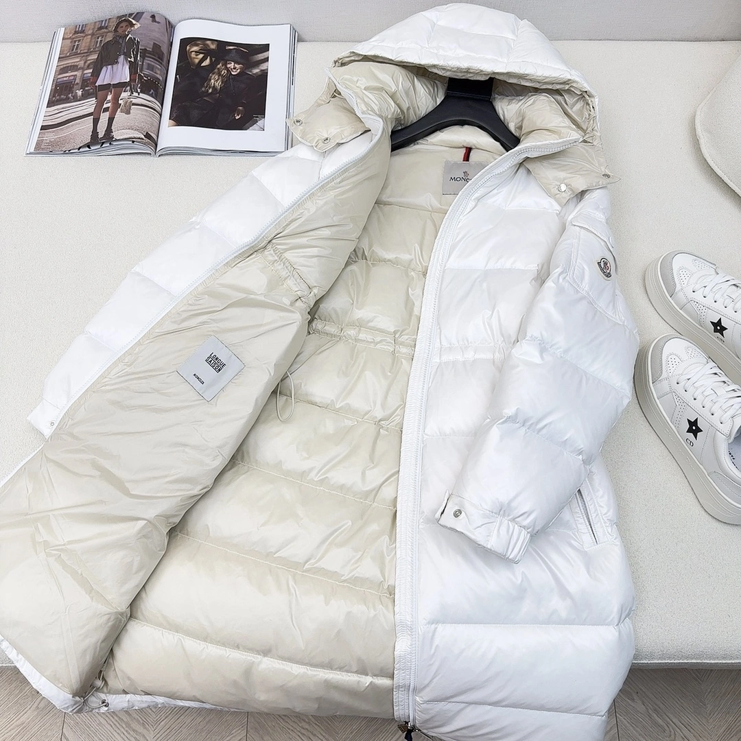 Moncler Down Jackets SmoothTexture 146010