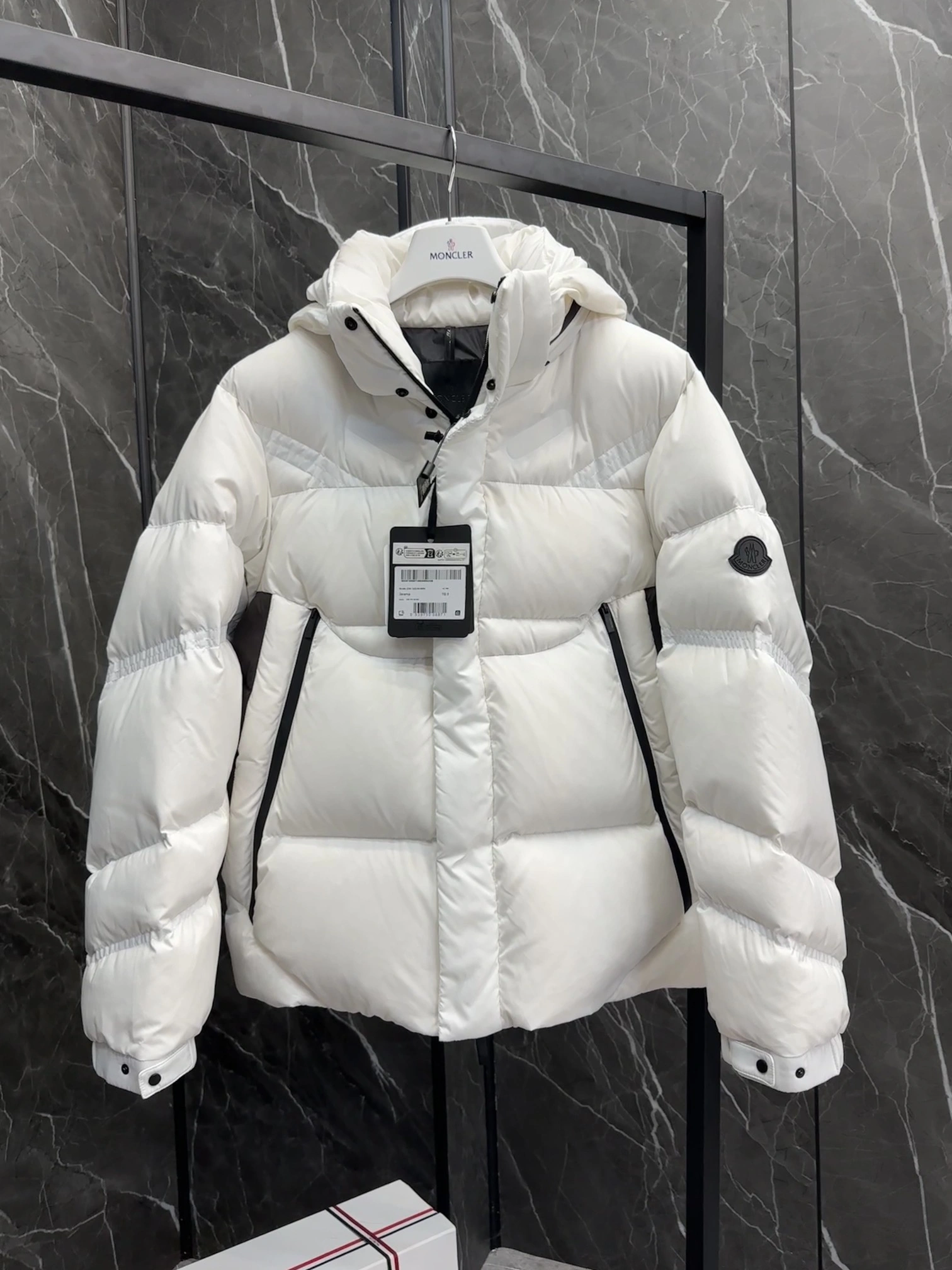 Moncler Down Jackets Effortless 145999