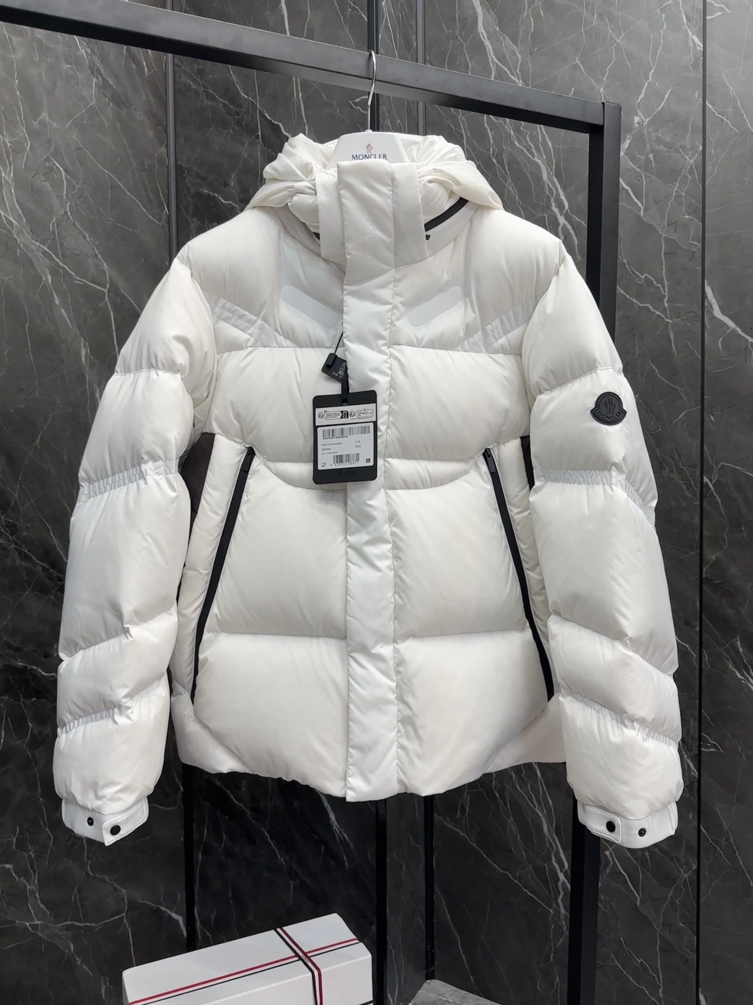 Moncler Down Jackets Effortless 145999