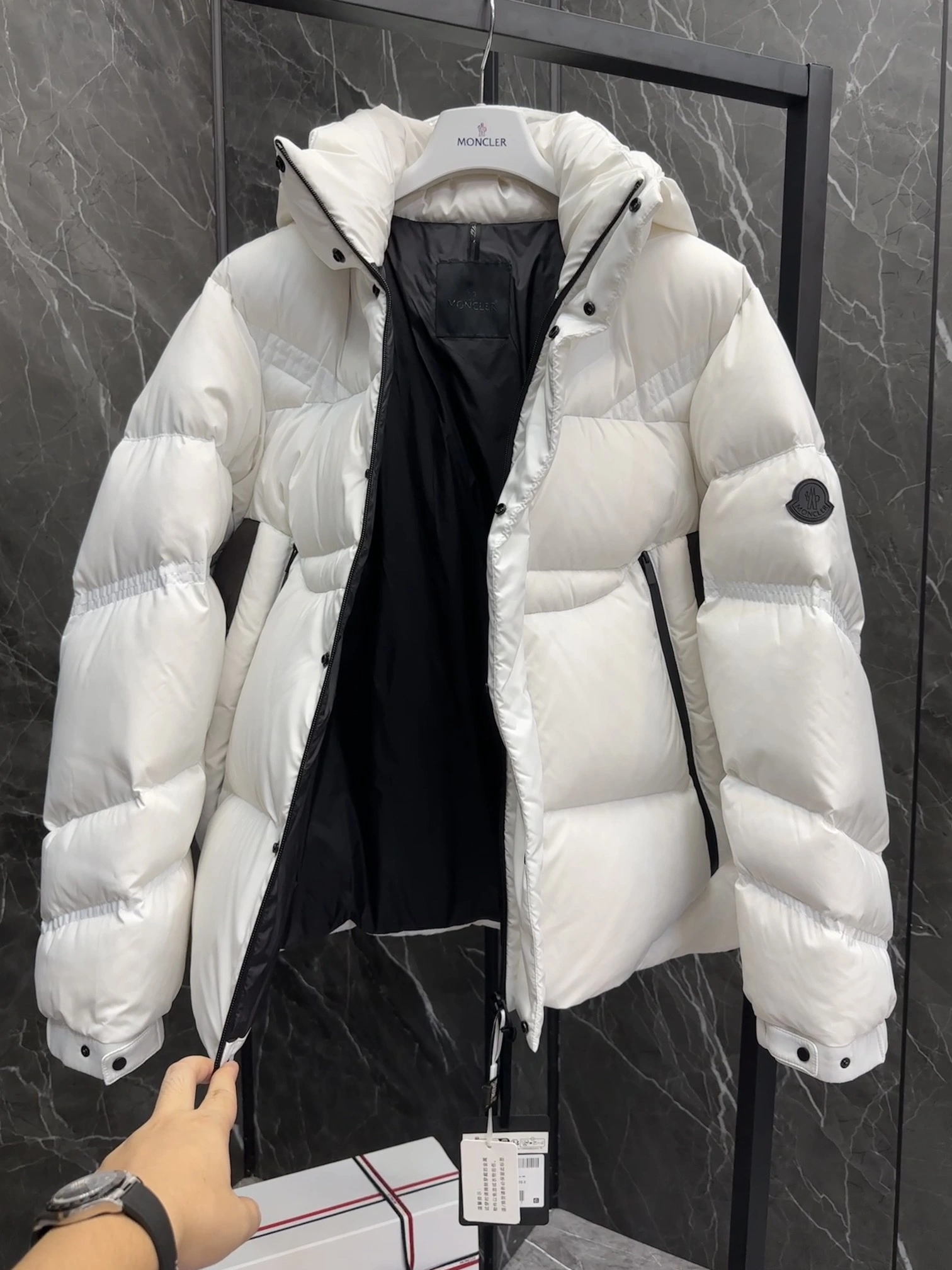 Moncler Down Jackets Effortless 145999