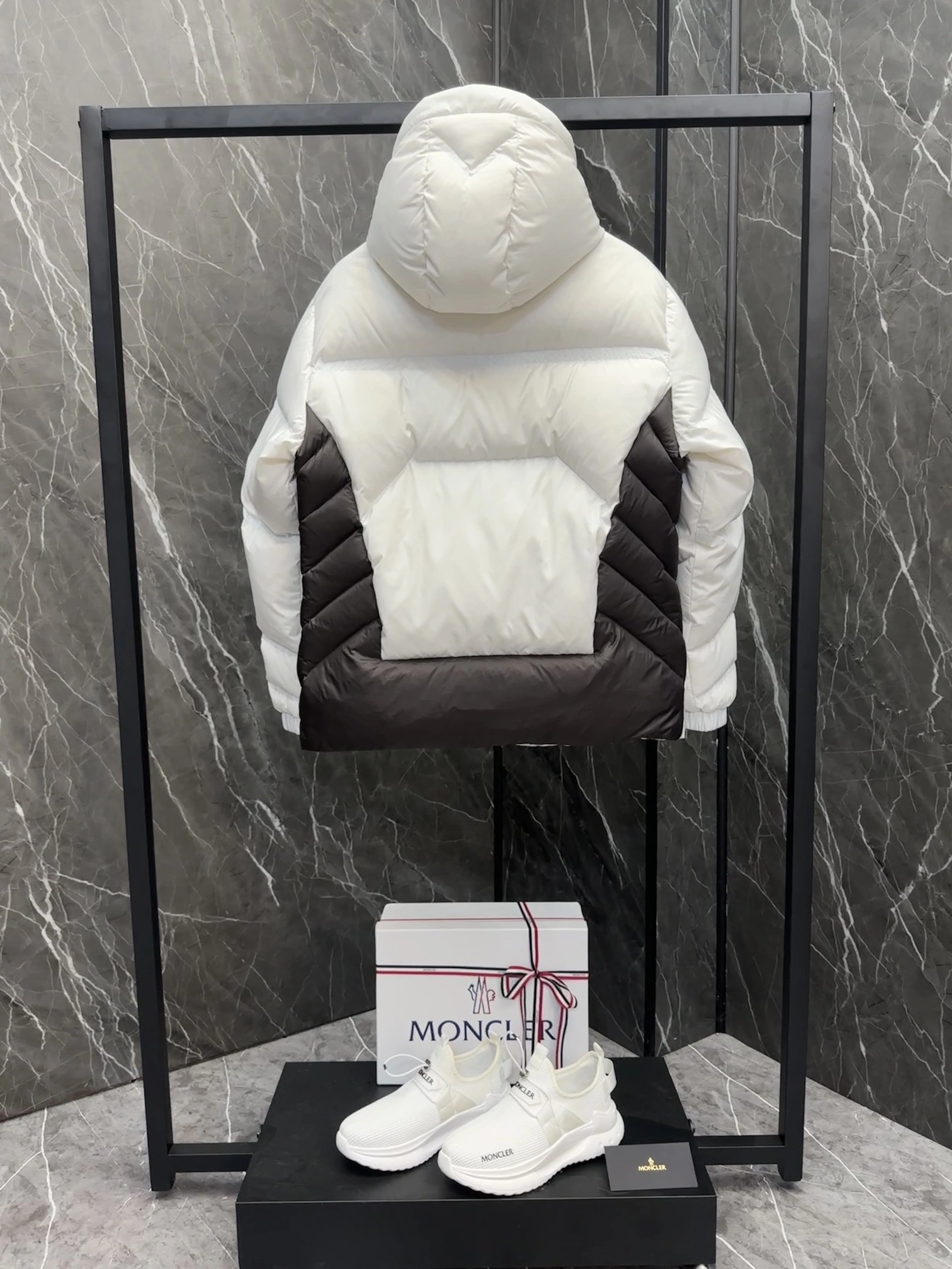 Moncler Down Jackets Effortless 145999