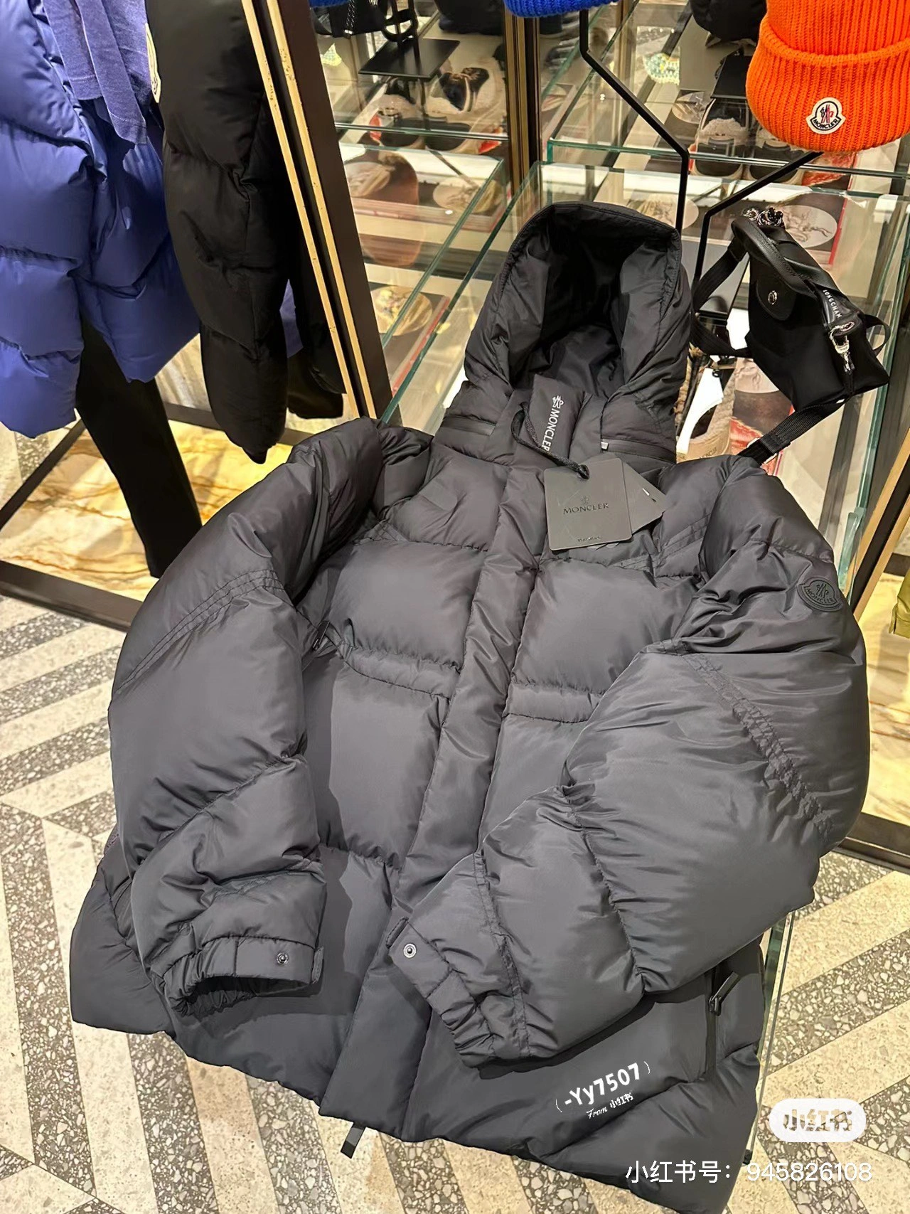 Fashionable Moncler Down Jackets 146003