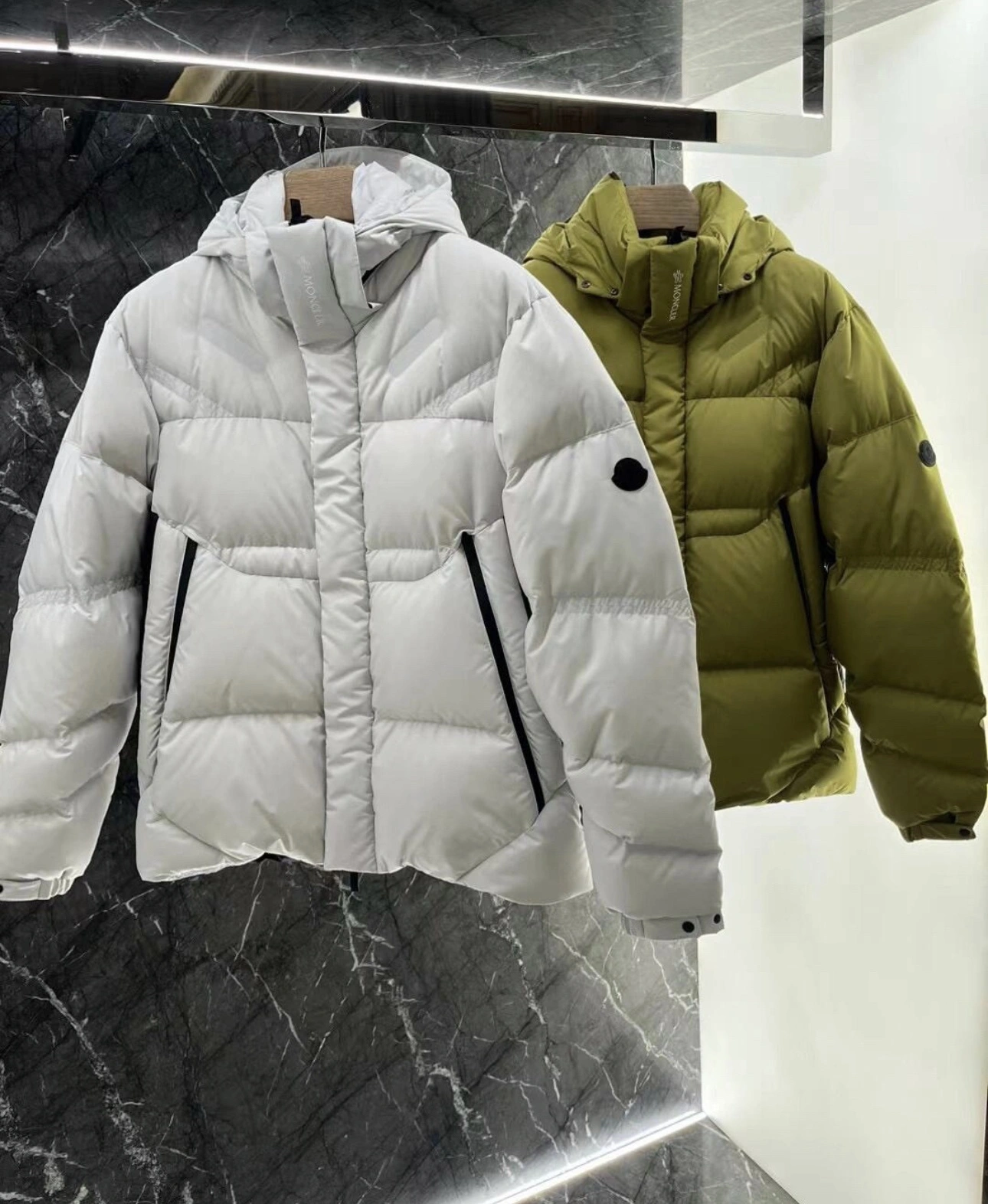 Sleek Moncler Down Jackets 146004