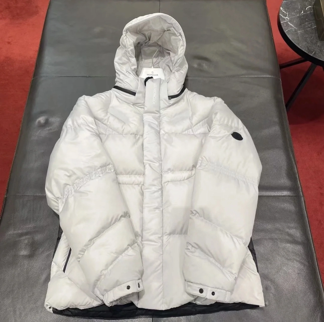 Sleek Moncler Down Jackets 146004