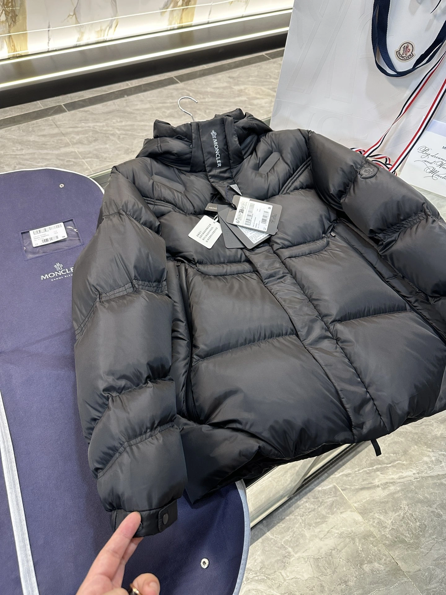 Moncler Down Jackets ZeroBulk 145998