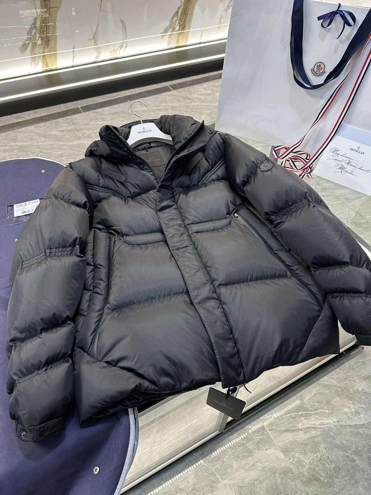 Moncler Down Jackets ZeroBulk 145998