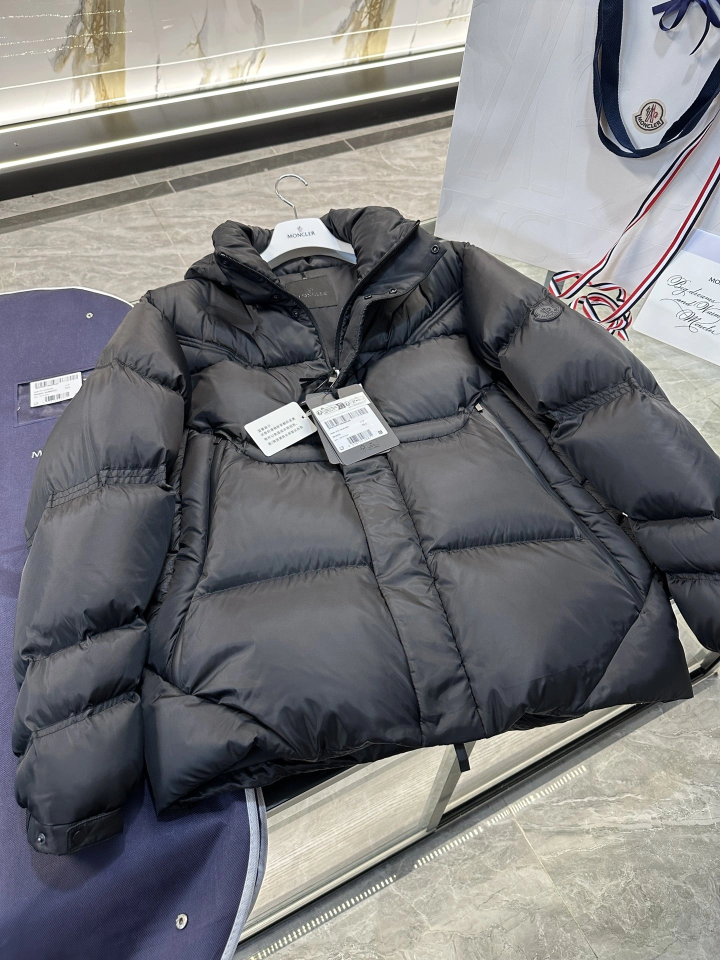 Moncler Down Jackets ZeroBulk 145998