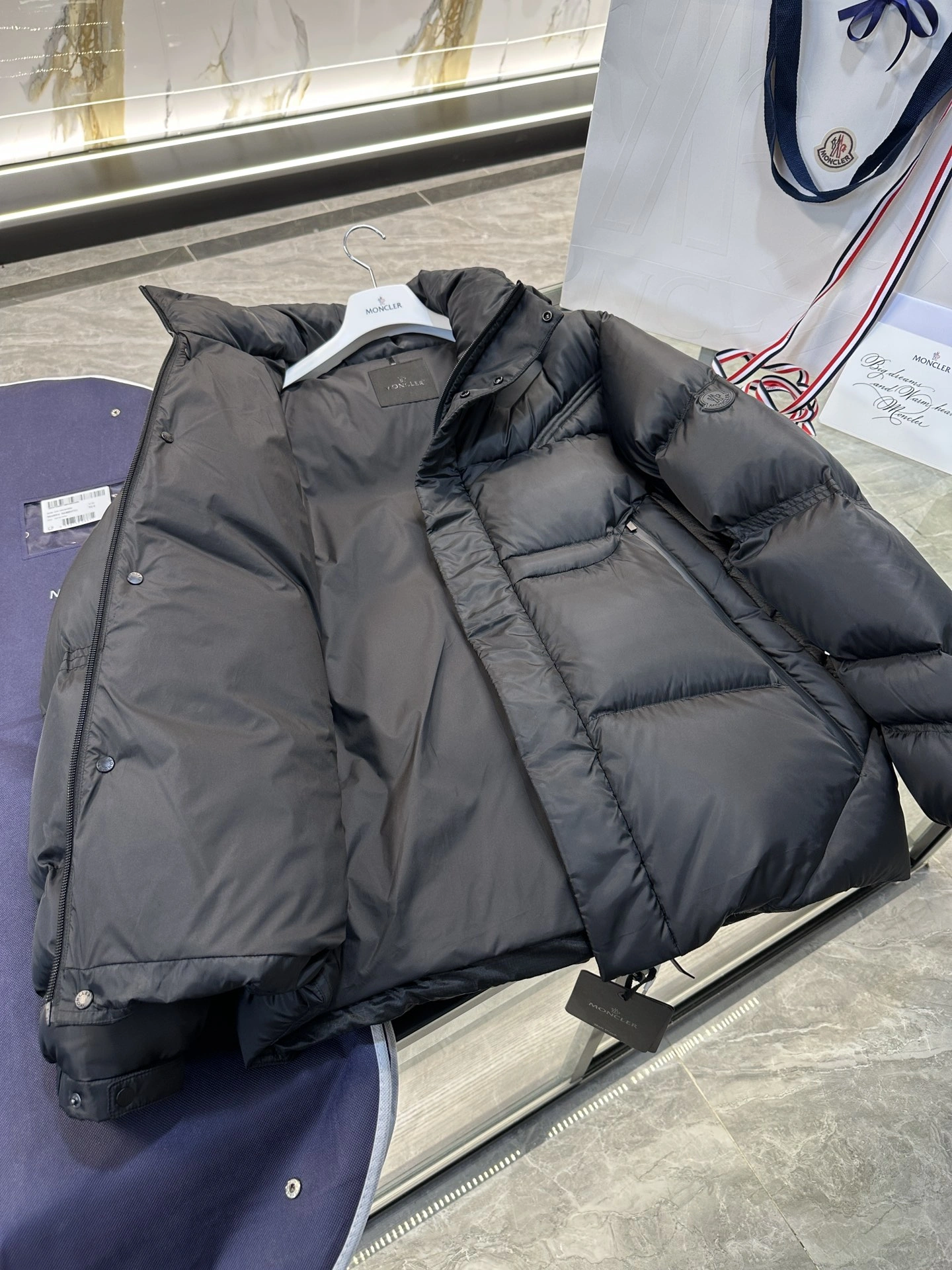 Moncler Down Jackets ZeroBulk 145998