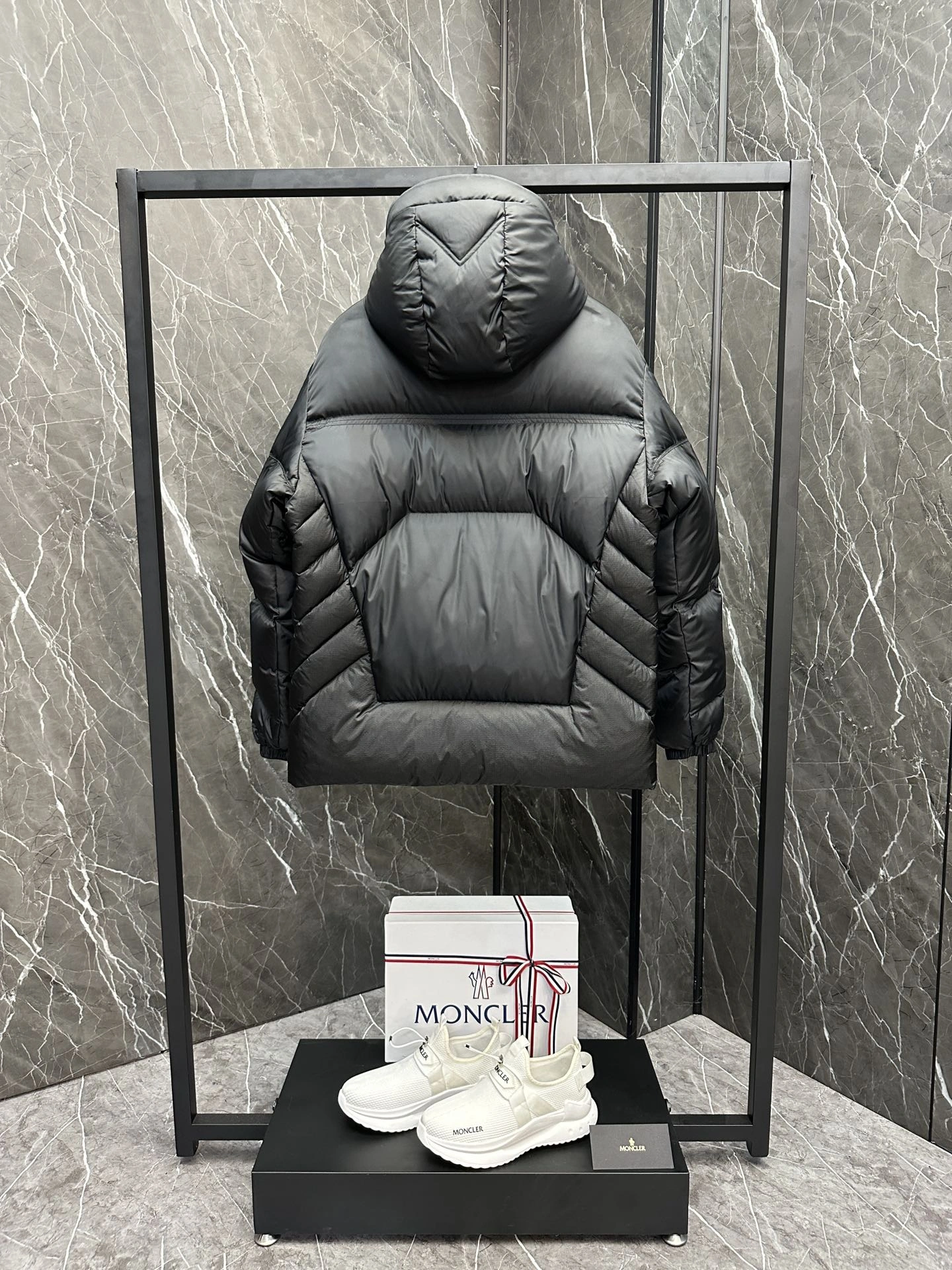 Cozy Moncler Down Jackets 146002