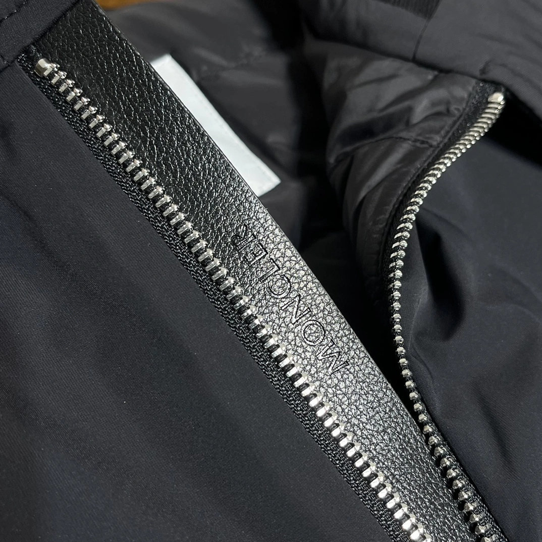 Sleek Moncler Down Jackets 146007