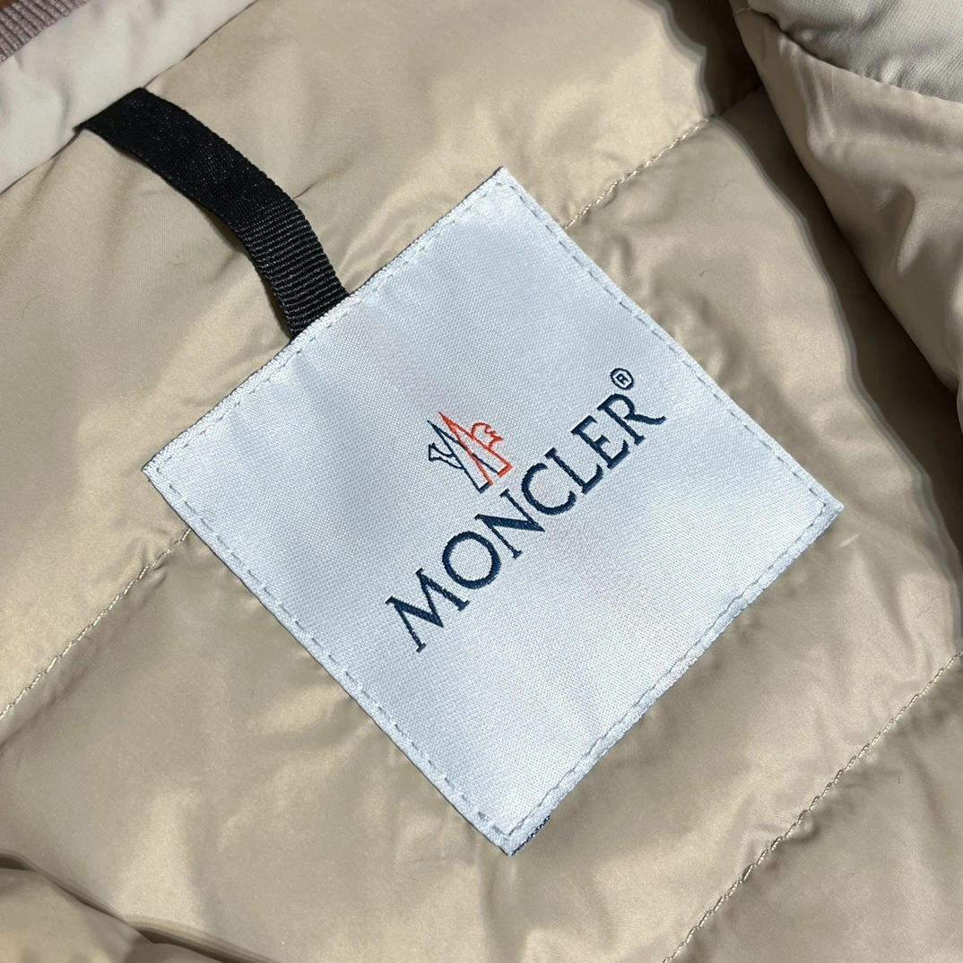 Fashionable Moncler Down Jackets 145996