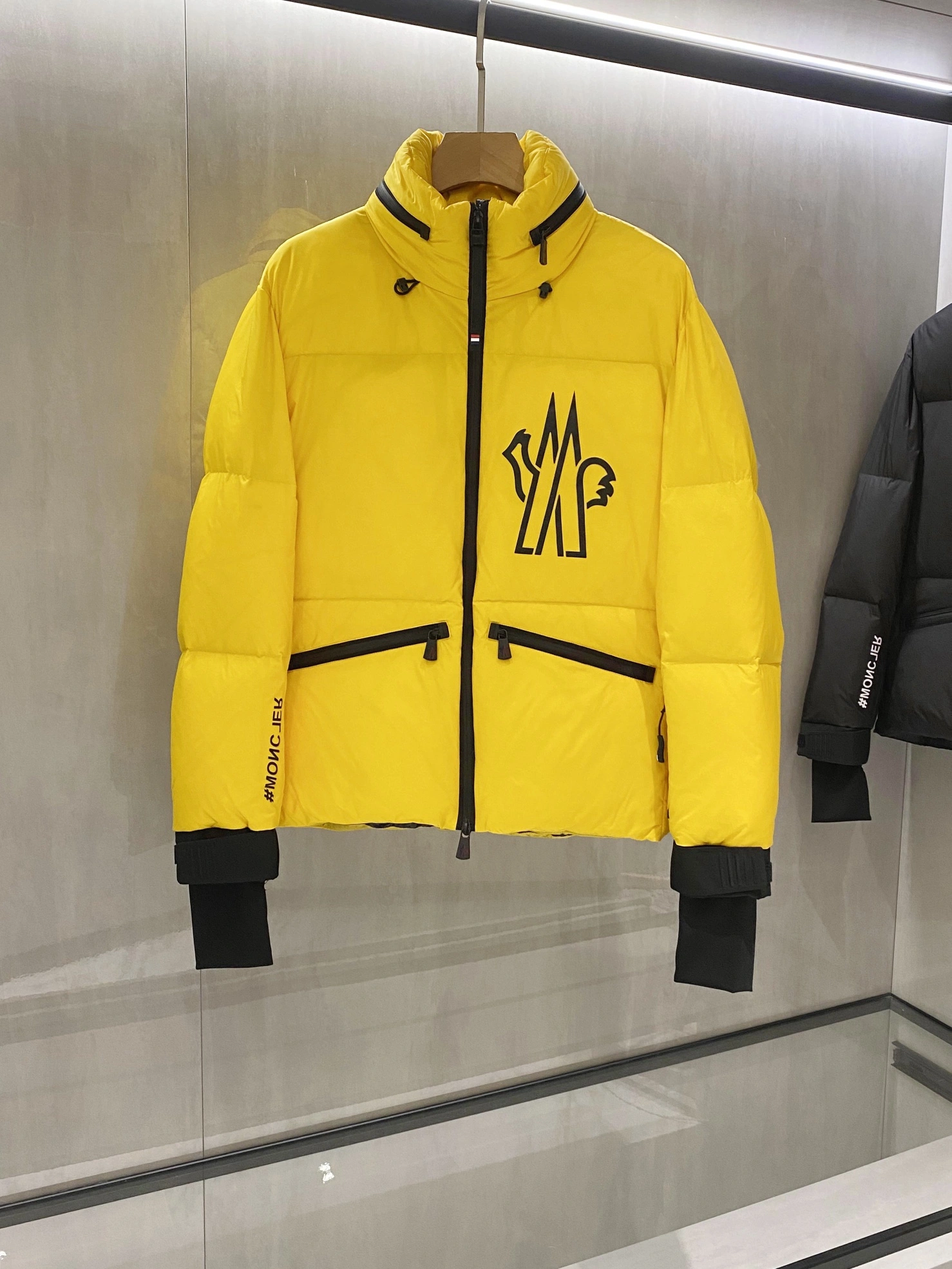 Lightweight Moncler Down Jackets 145989