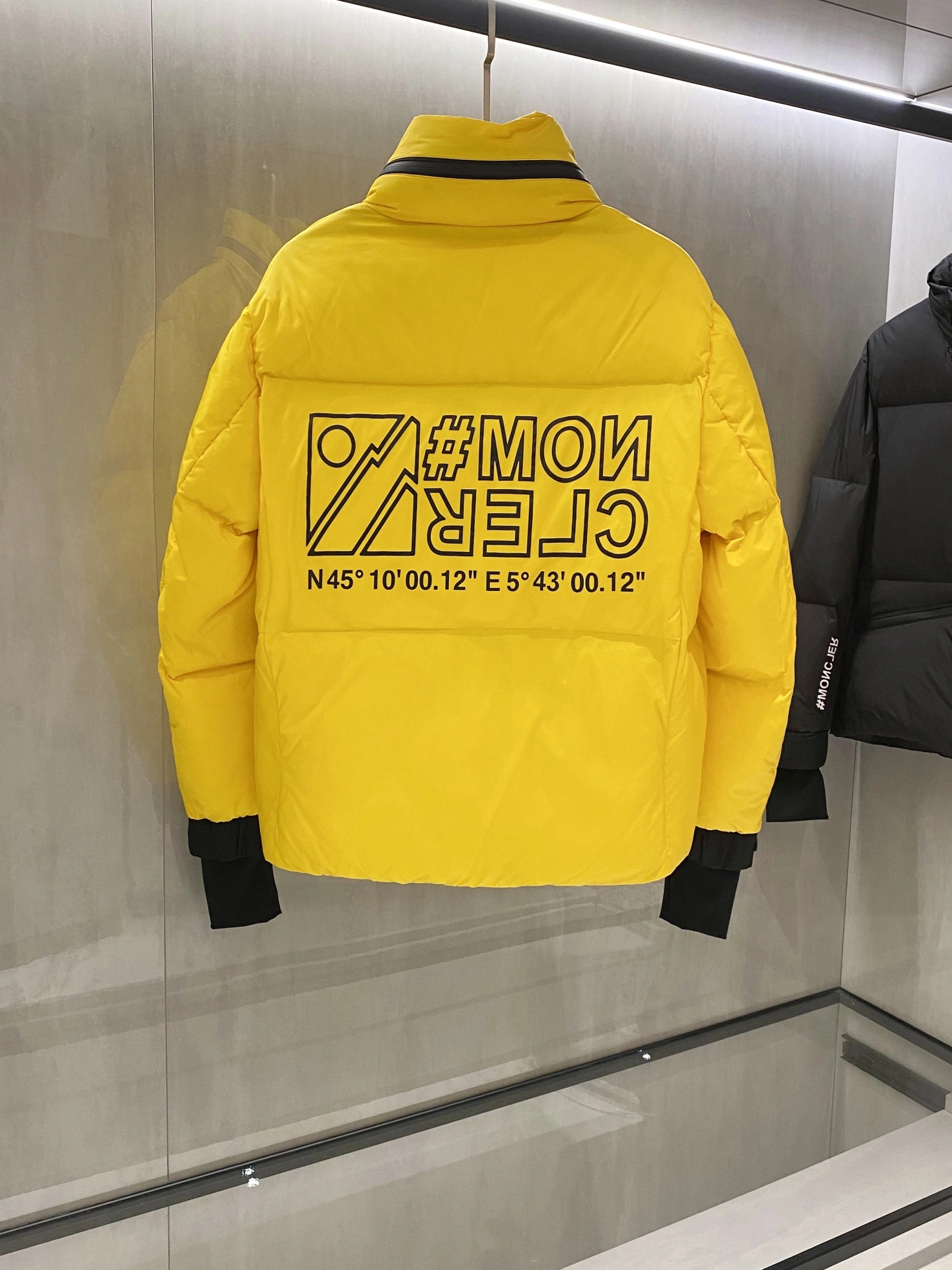 Lightweight Moncler Down Jackets 145989