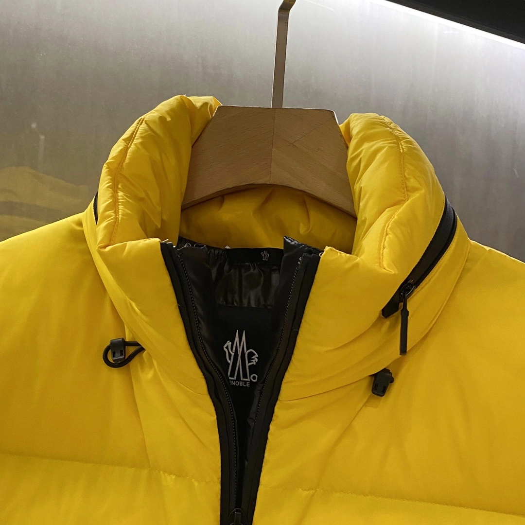 Lightweight Moncler Down Jackets 145989