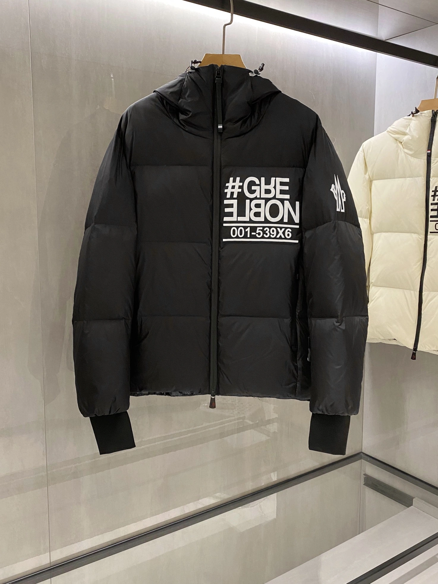 Affordable Moncler Down Jackets 145988