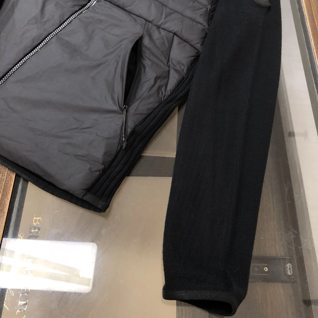 Moncler Down Jackets Soft 145990