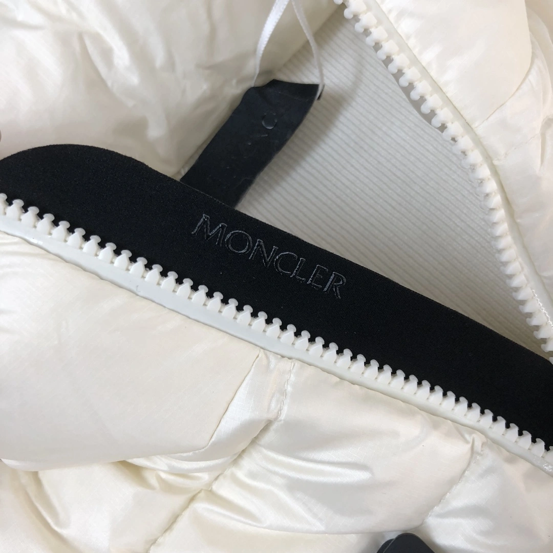 Moncler Down Jackets MultiPurpose 145984
