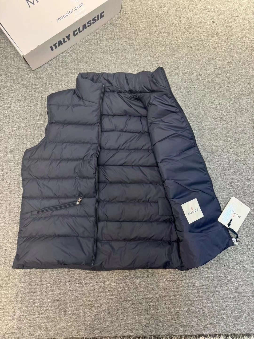Moncler Down Jackets GoodFit 145983