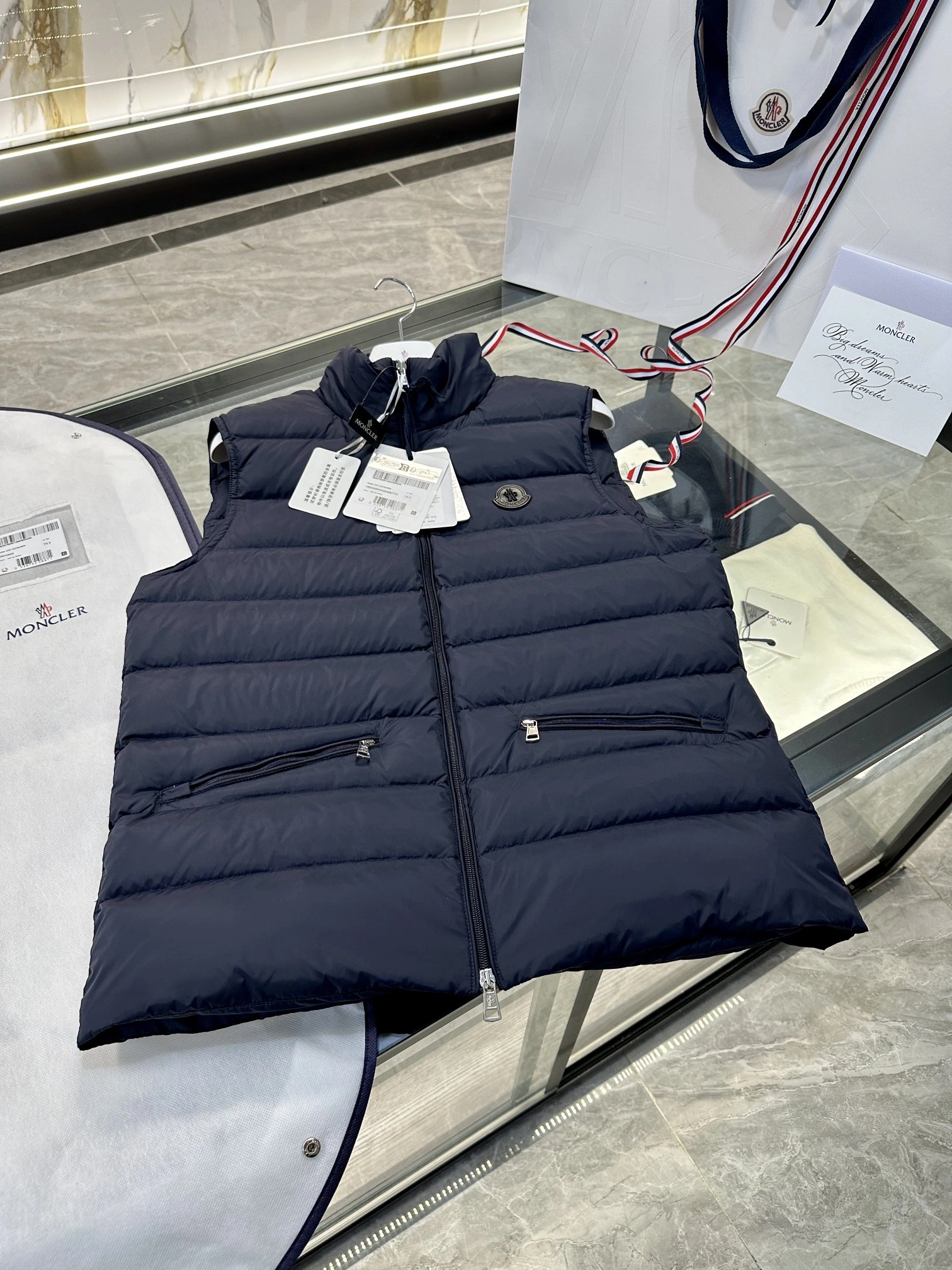 Stylish Moncler Down Jackets 145982