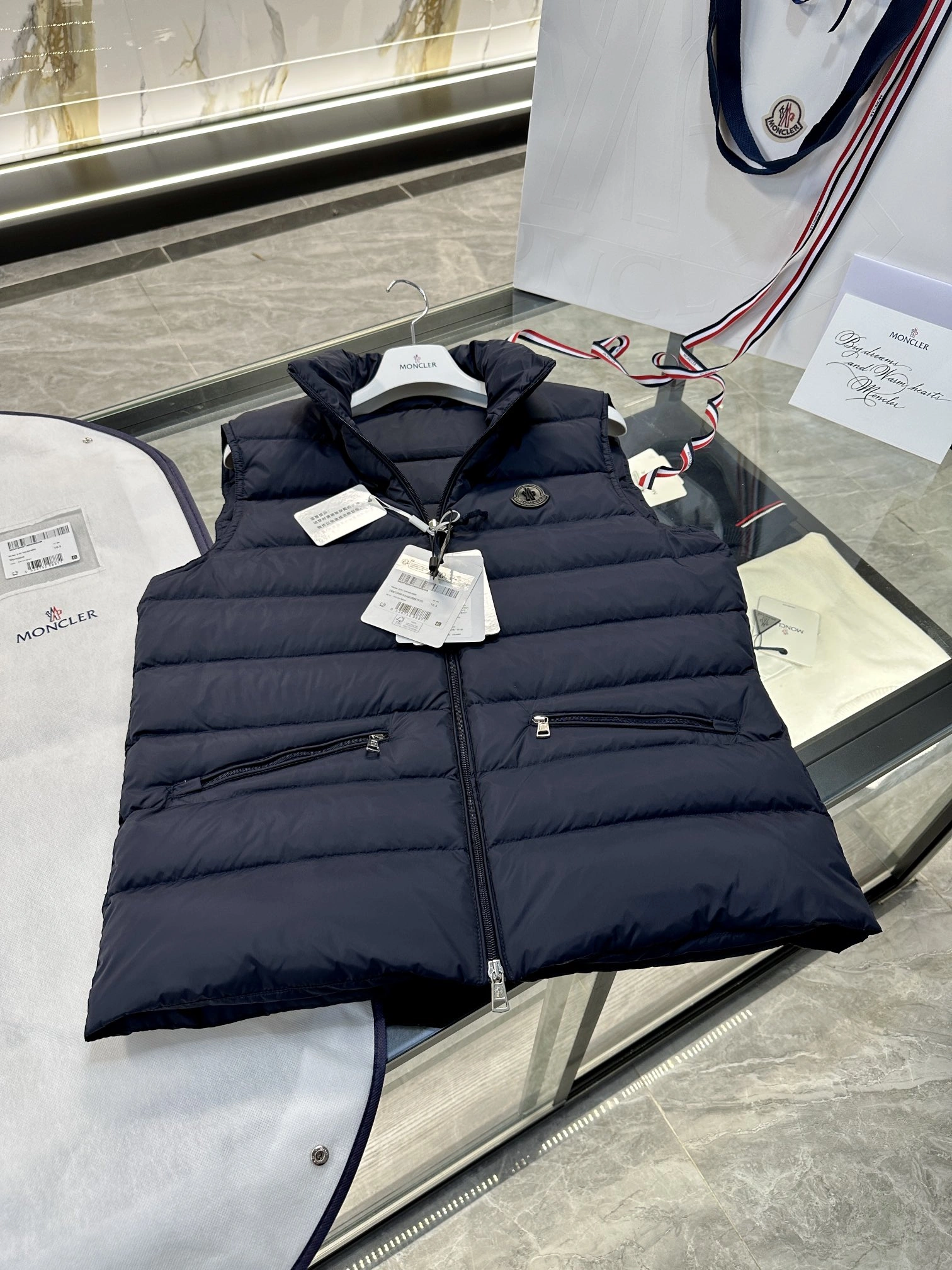 Stylish Moncler Down Jackets 145982
