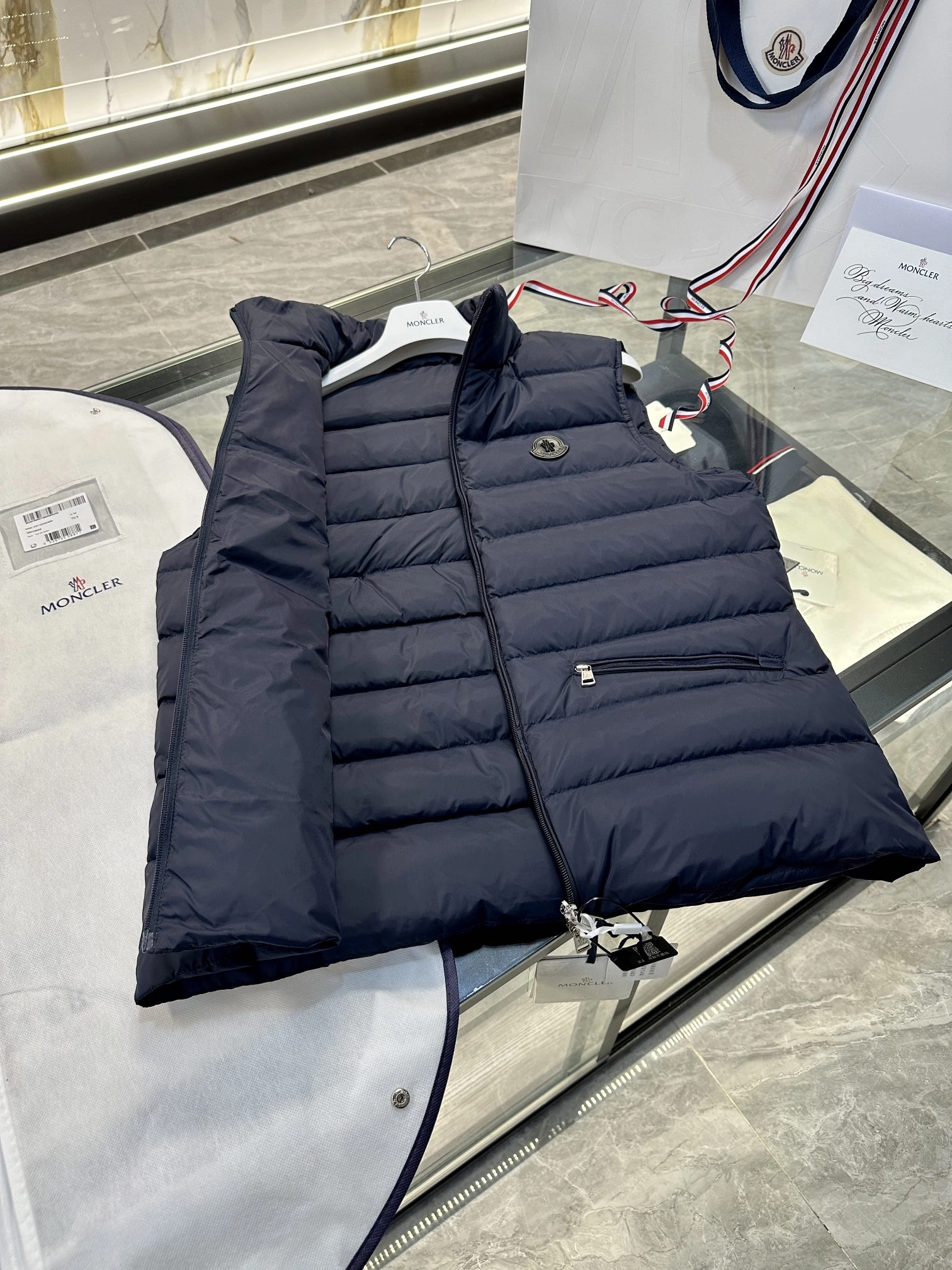 Stylish Moncler Down Jackets 145982