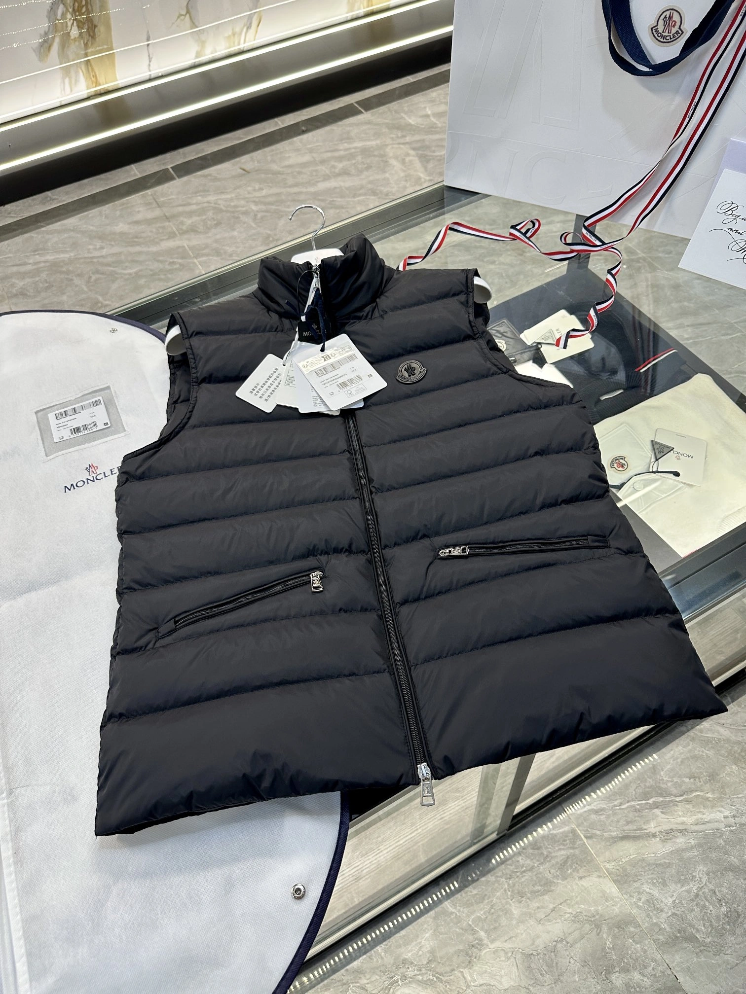 Moncler Down Jackets RelaxedFit 145981