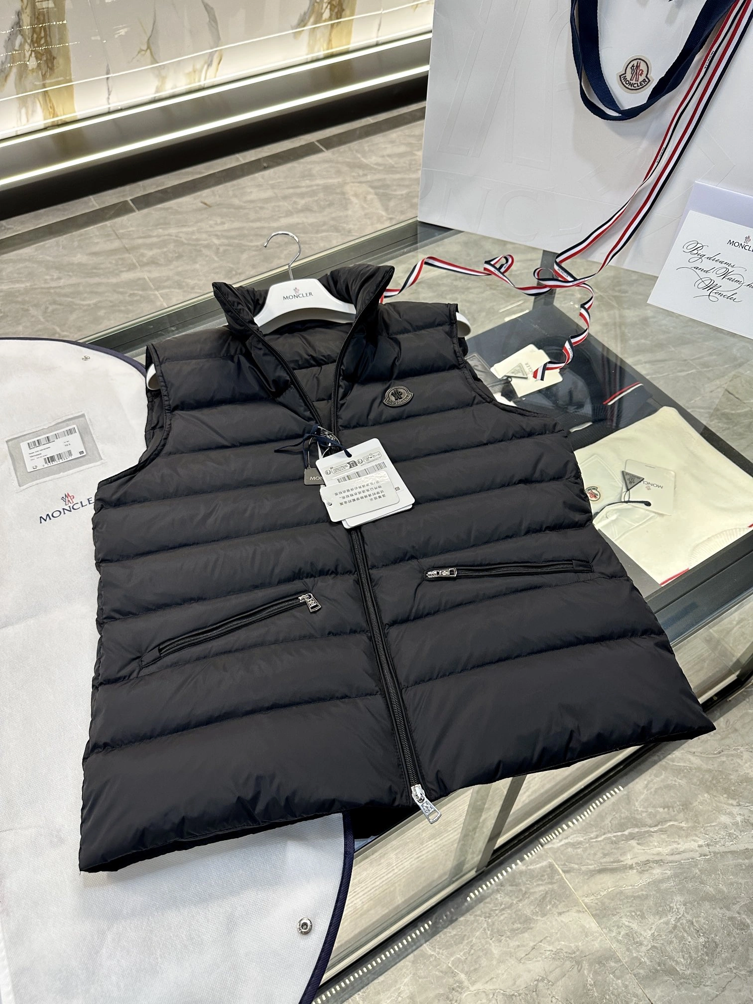 Moncler Down Jackets RelaxedFit 145981