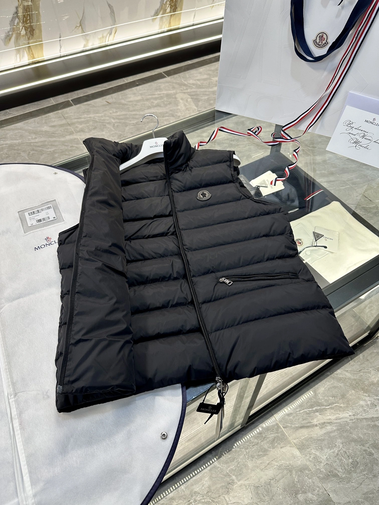 Moncler Down Jackets RelaxedFit 145981