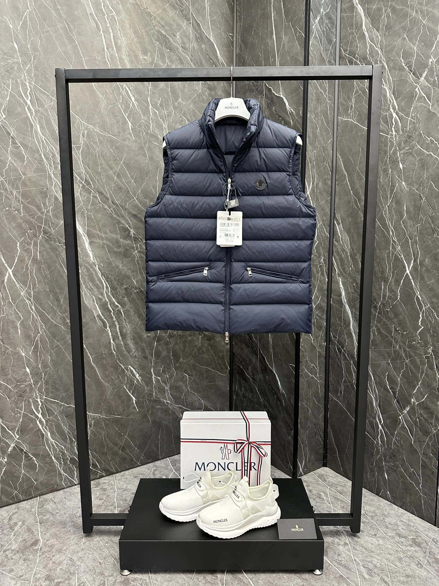 Affordable Moncler Down Jackets 145985