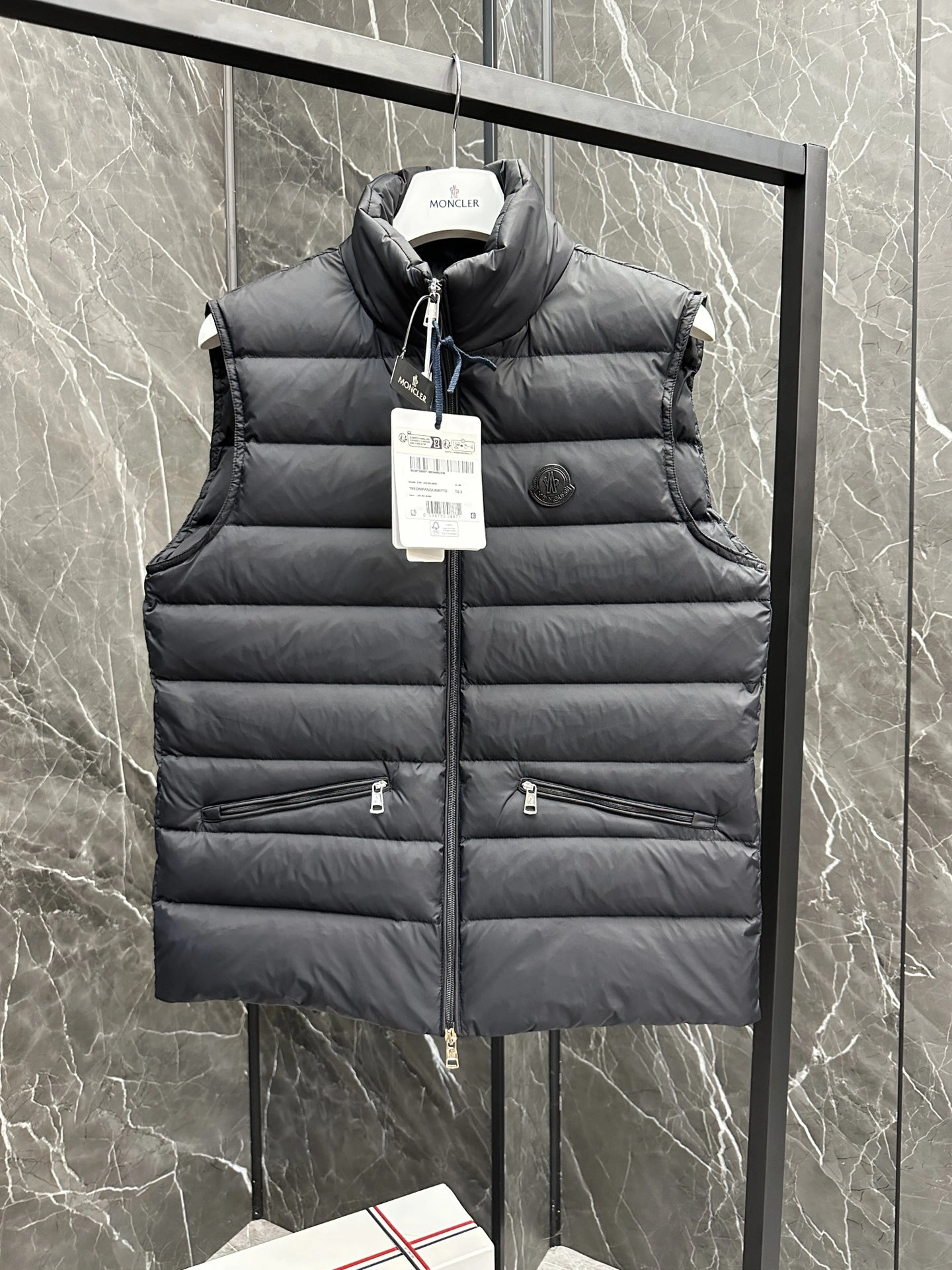 Moncler Down Jackets Classic 145994