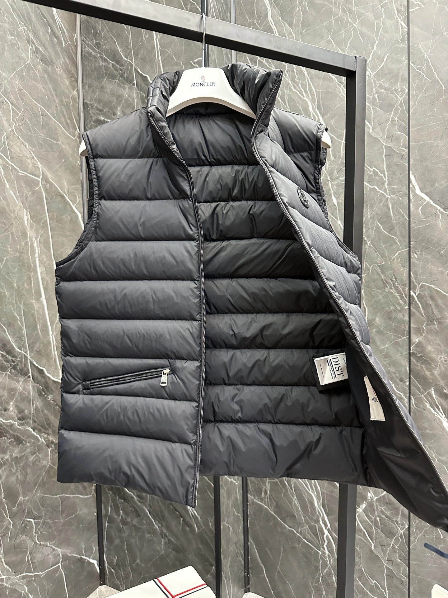 Moncler Down Jackets Classic 145994