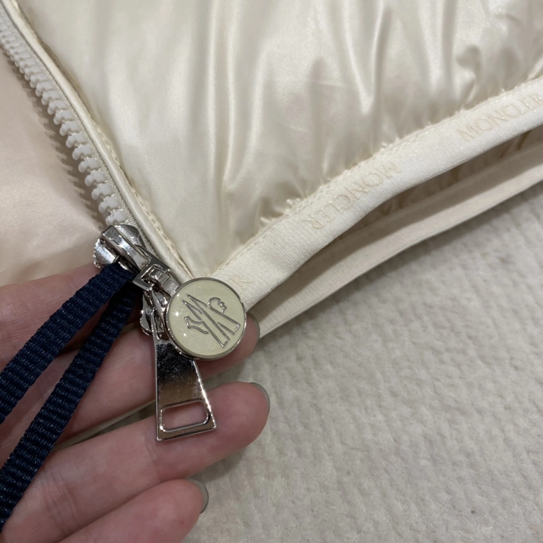 Moncler Down Jackets Thermal 145979