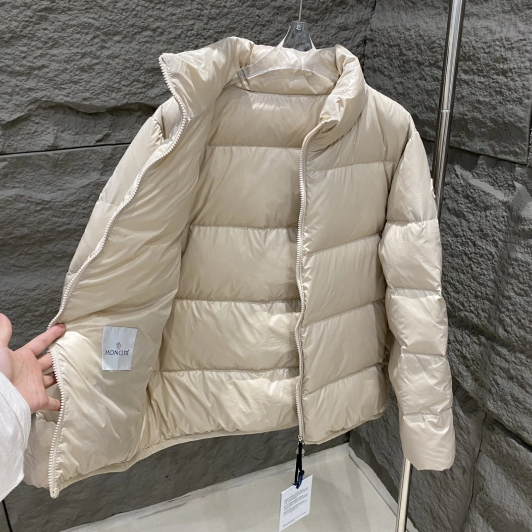 Bright Moncler Down Jackets 145978