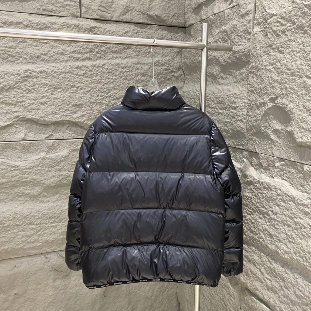 Moncler Down Jackets TravelReady 145976
