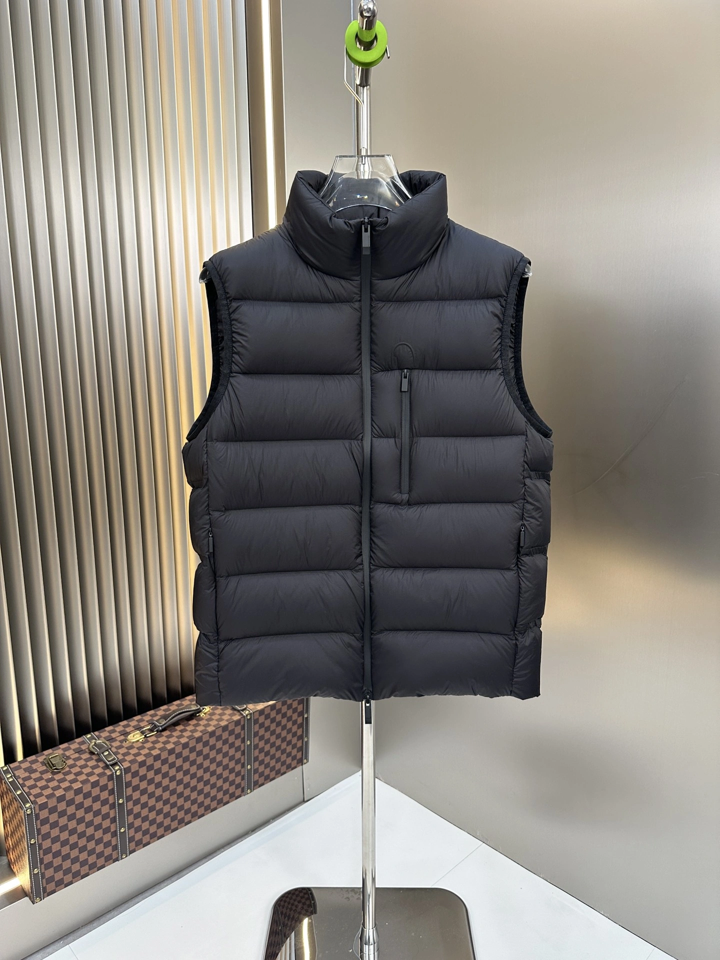 Supportive Moncler Down Jackets 145973