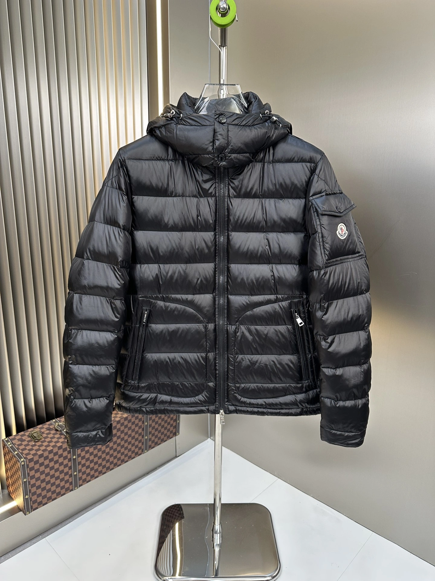 Moncler Down Jackets Unique 145971