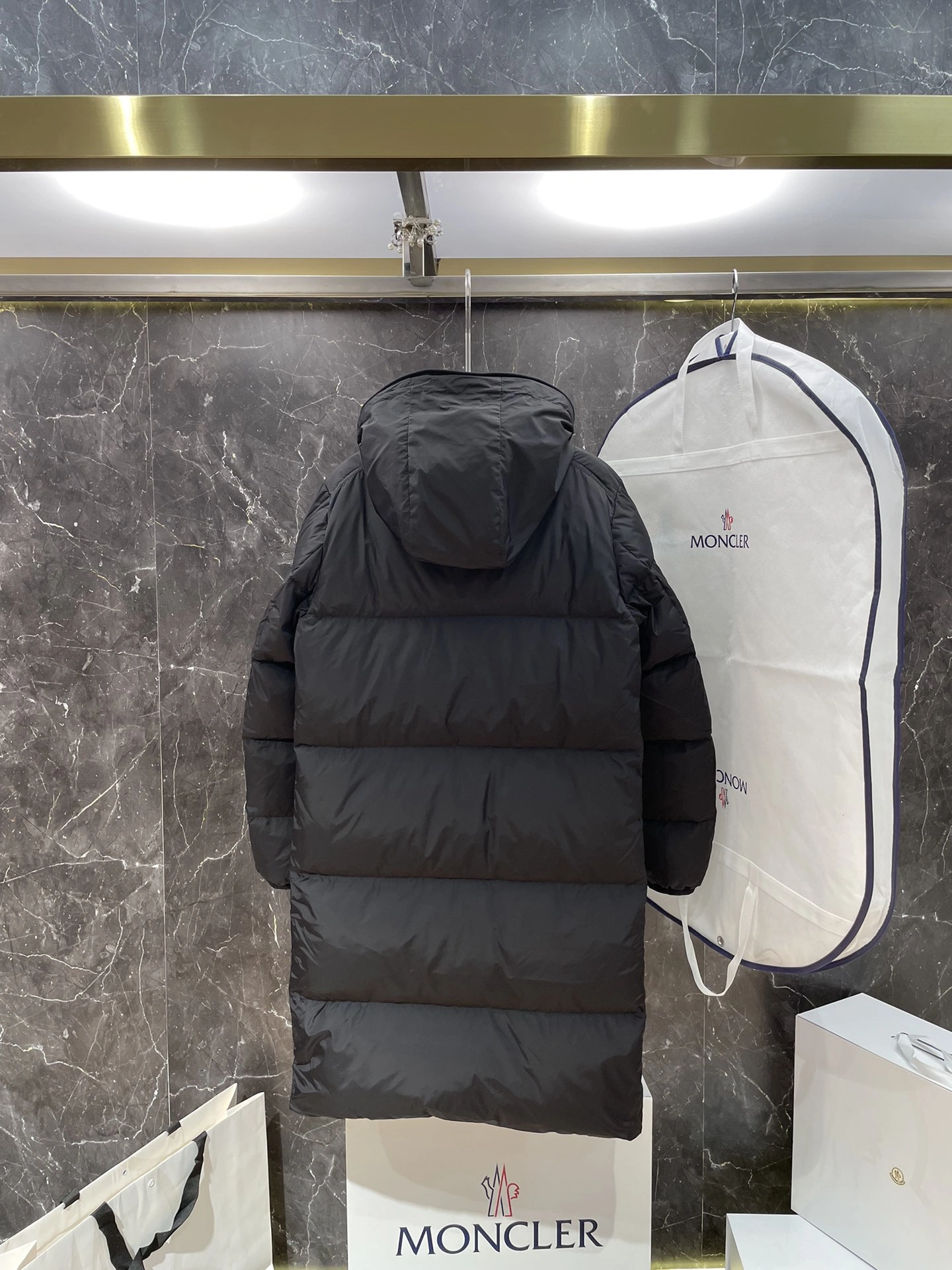 Seasonal Moncler Down Jackets 145964