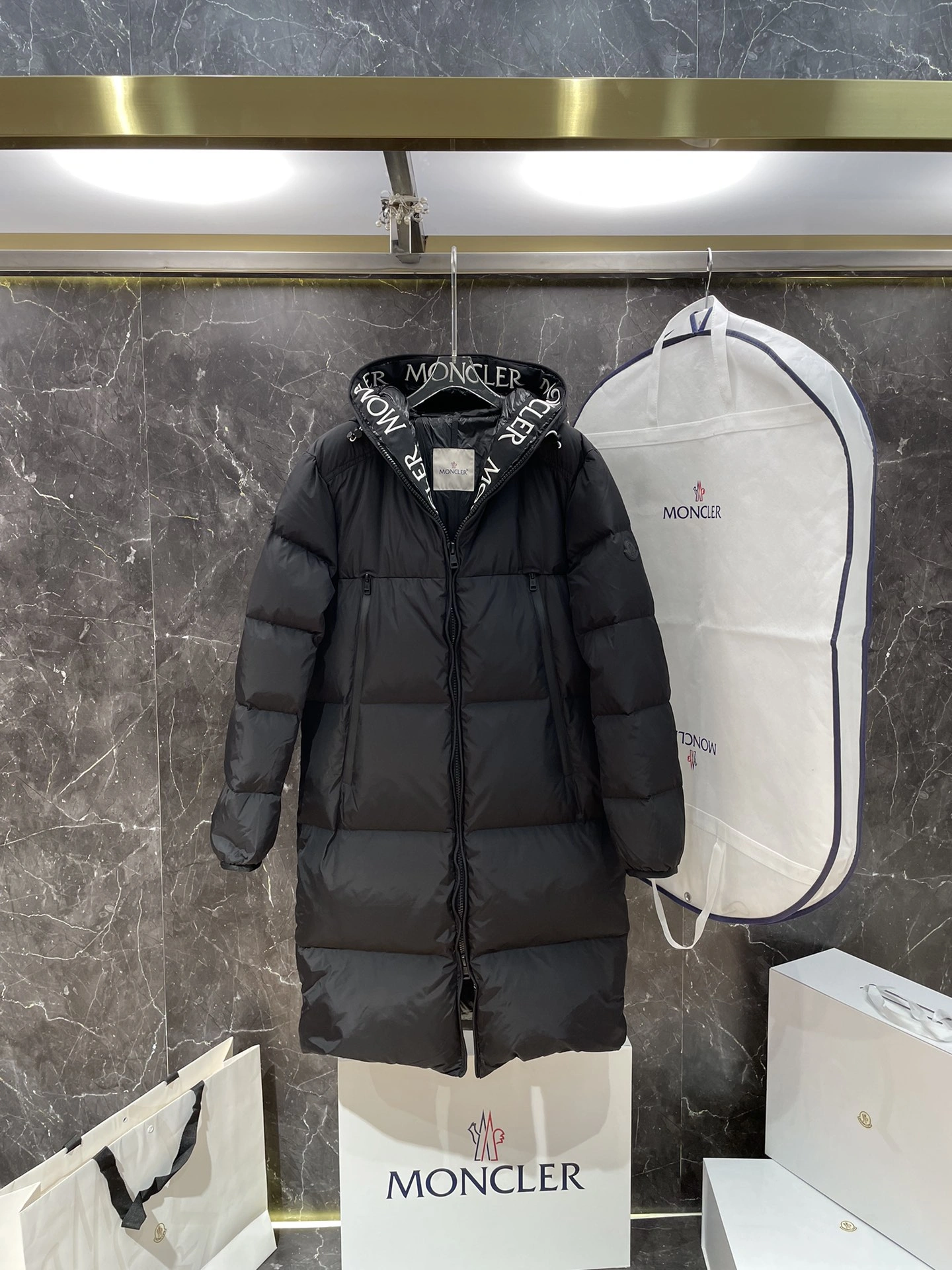 Seasonal Moncler Down Jackets 145964