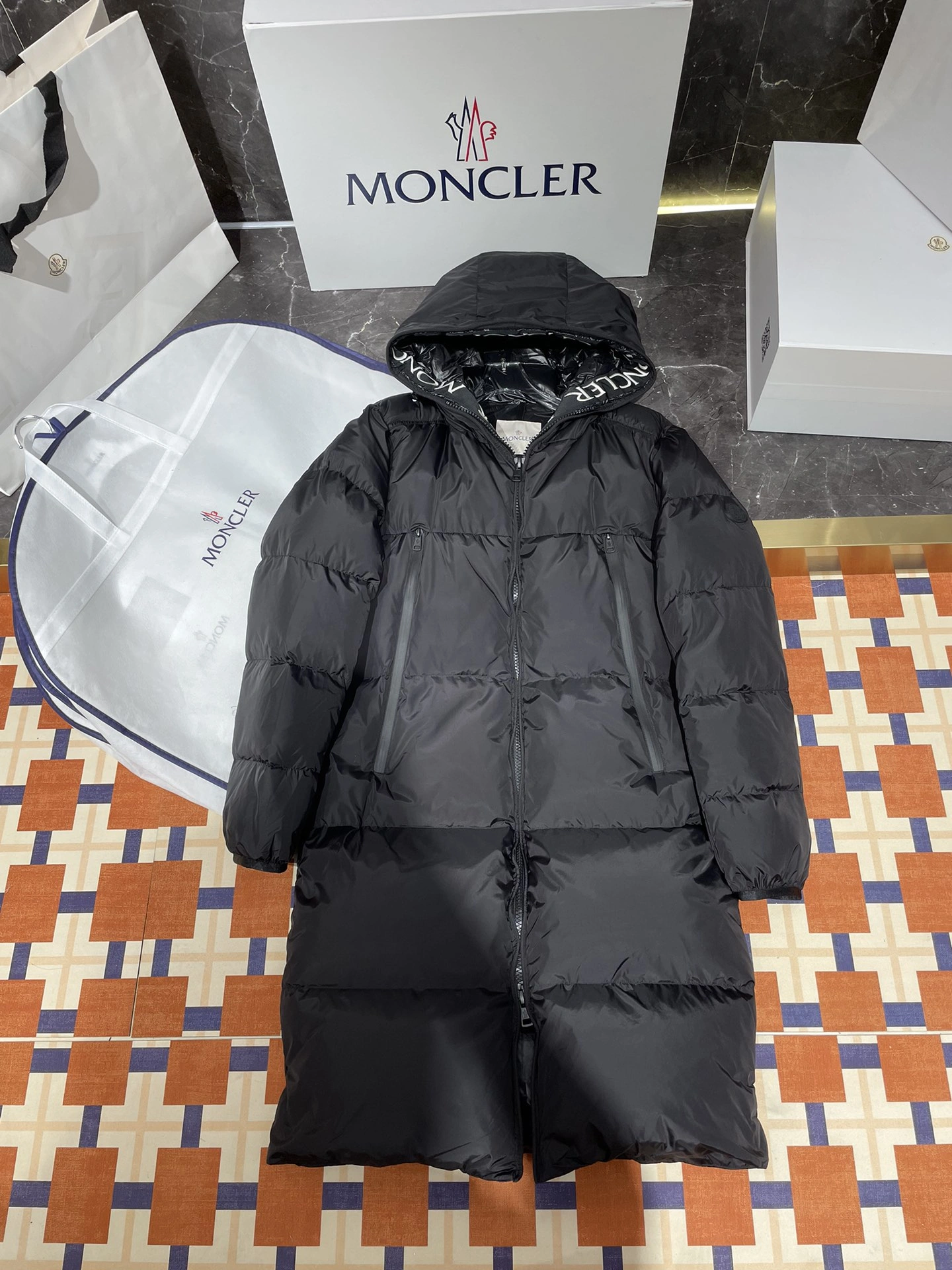 Seasonal Moncler Down Jackets 145964