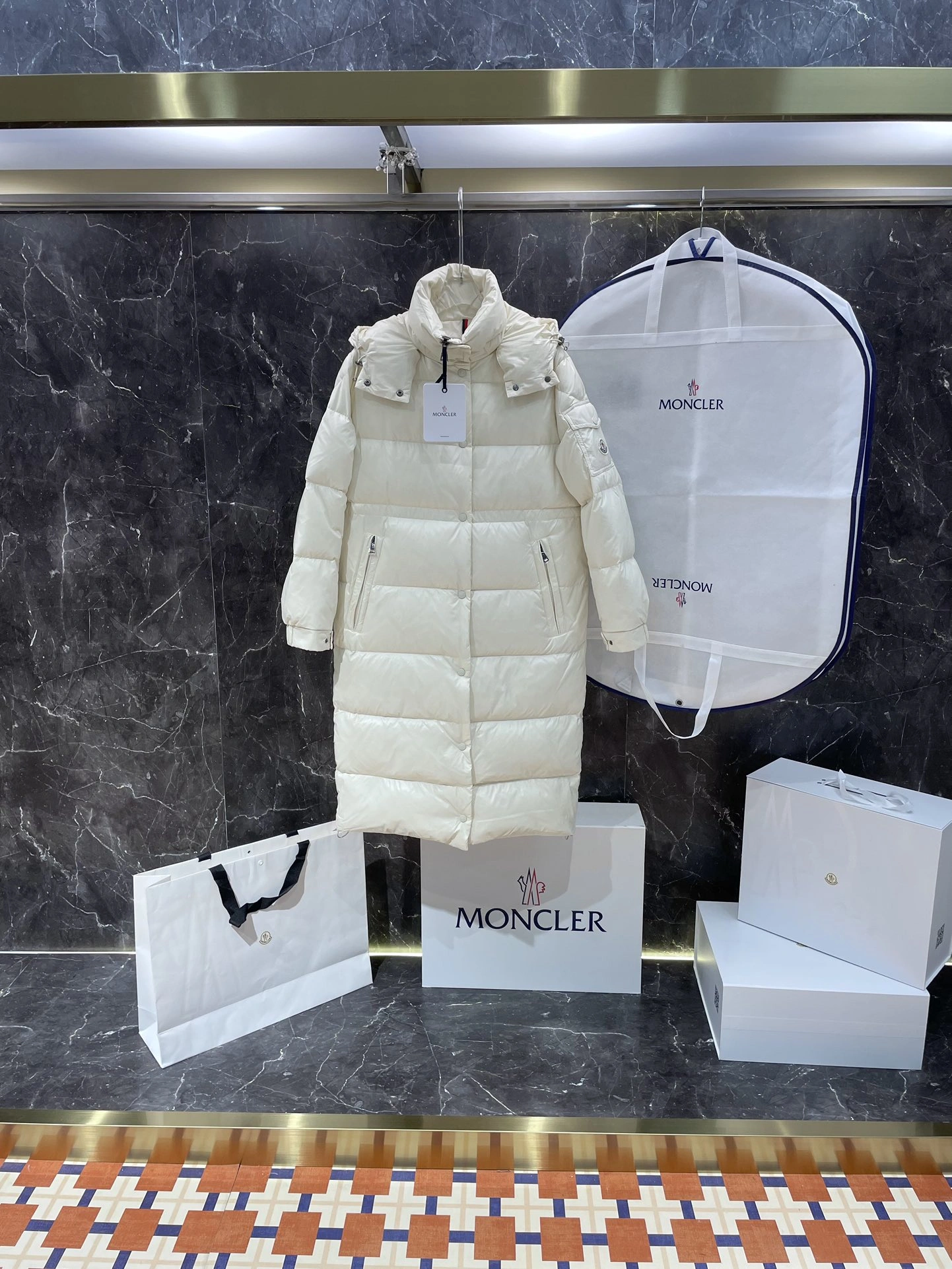 Casual Moncler Down Jackets 139517